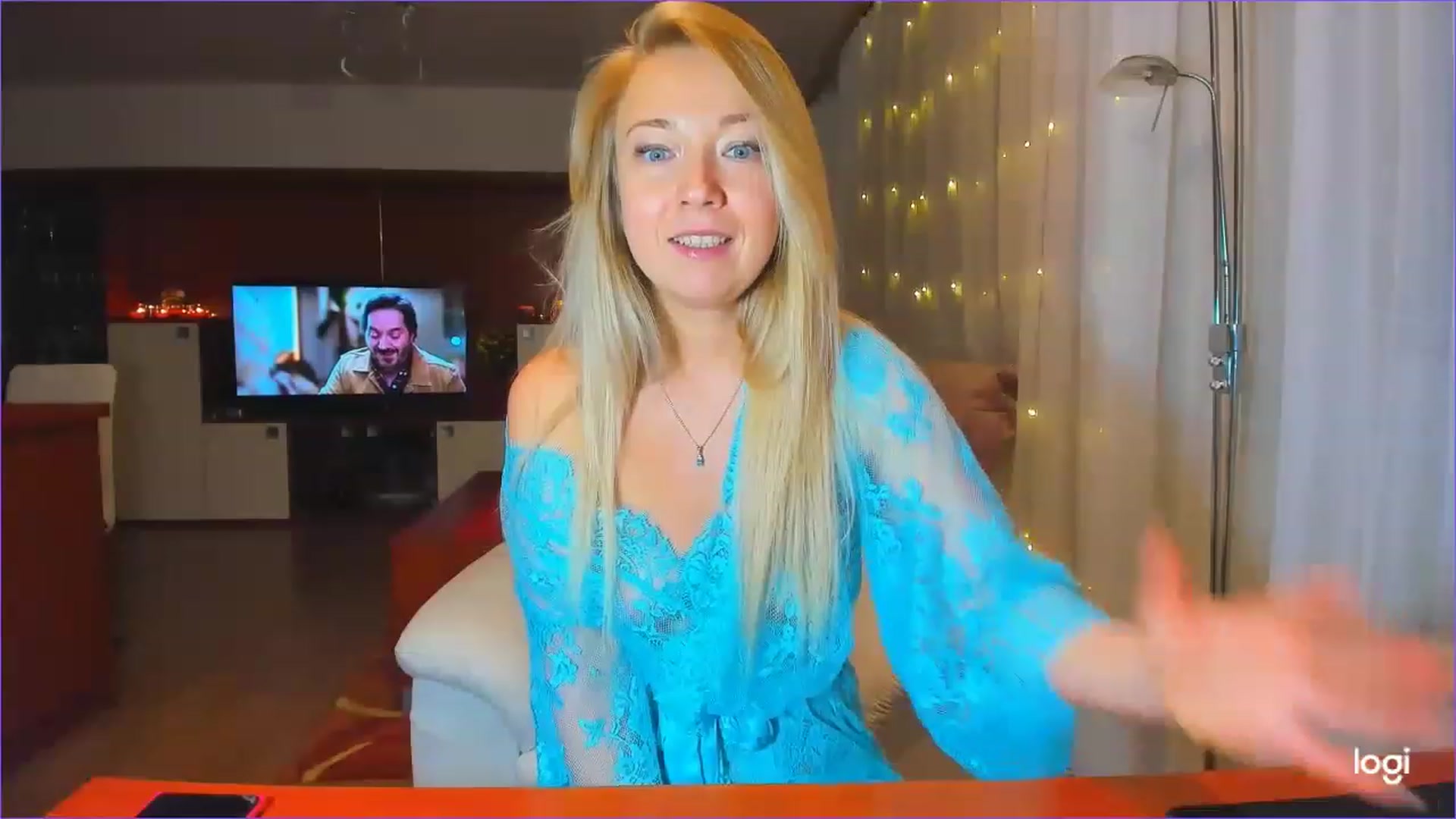 Gallery image thumbnail from LoraGlow's myfreecams stream on, 12/08/2022, 24:01 image 16 of 20