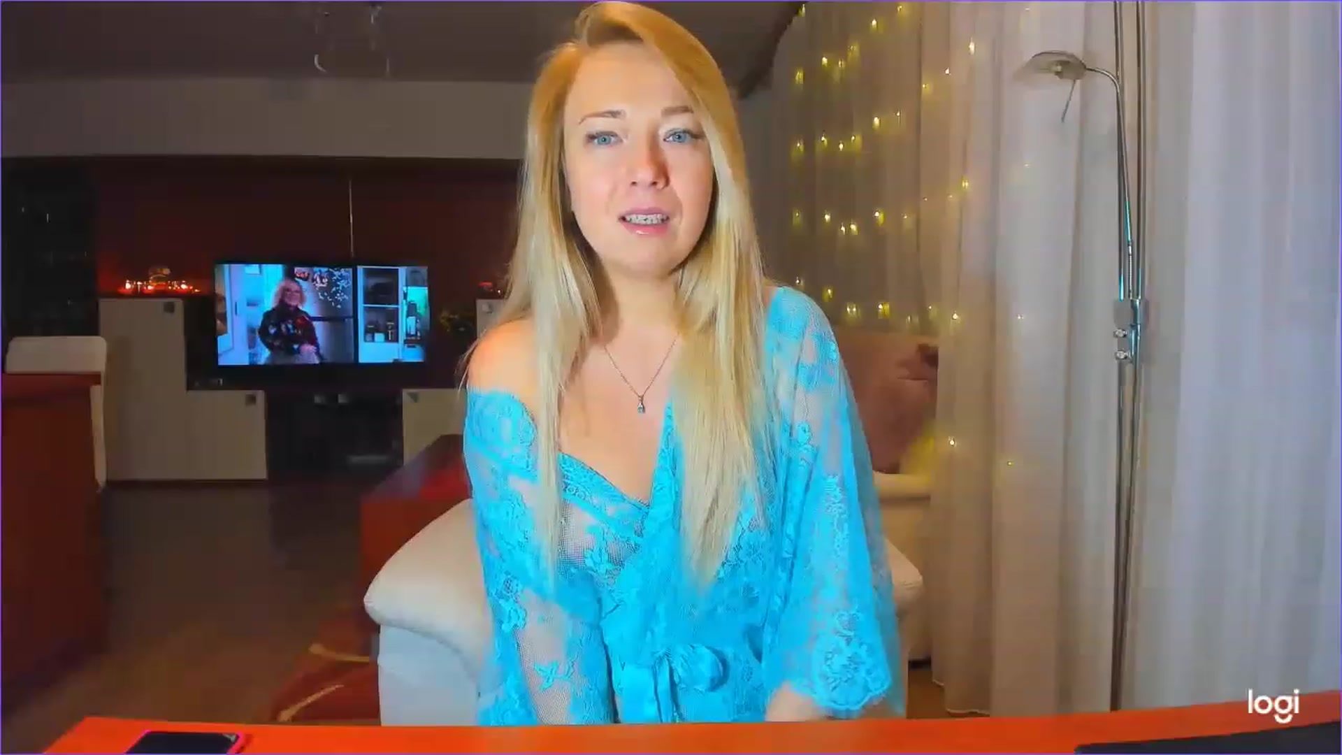 Gallery image thumbnail from LoraGlow's myfreecams stream on, 12/08/2022, 24:29 image 11 of 20