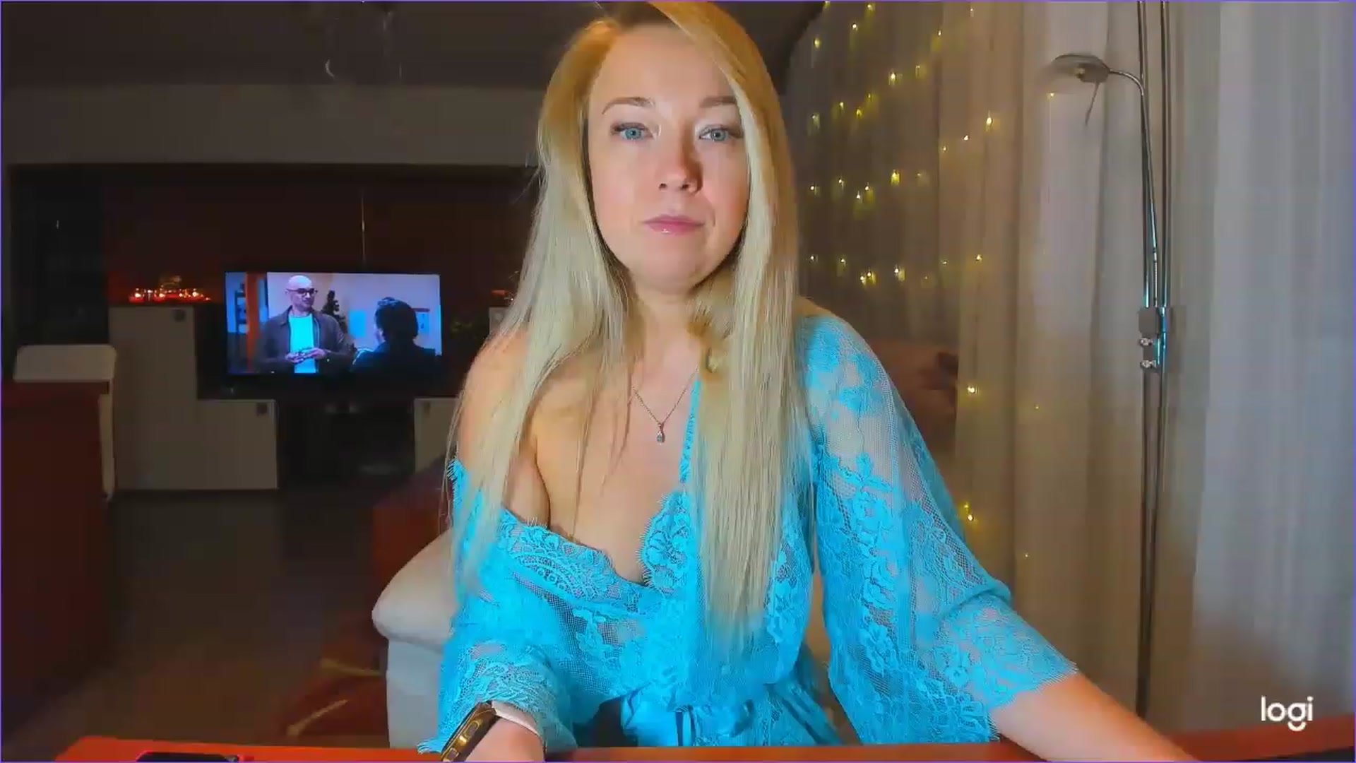 Gallery image thumbnail from LoraGlow's myfreecams stream on, 12/08/2022, 24:29 image 17 of 20
