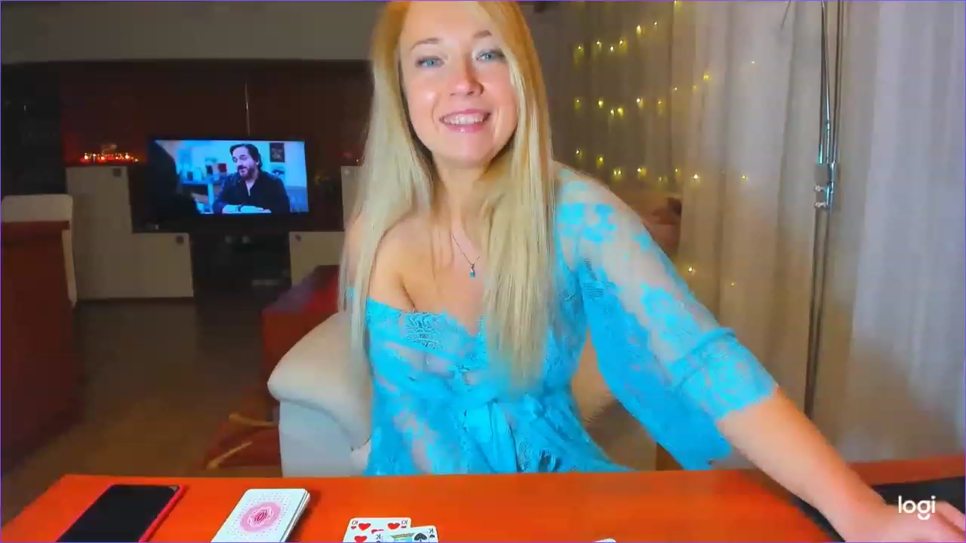 Gallery image thumbnail from LoraGlow's myfreecams stream on, 12/08/2022, 24:29 image 2 of 20