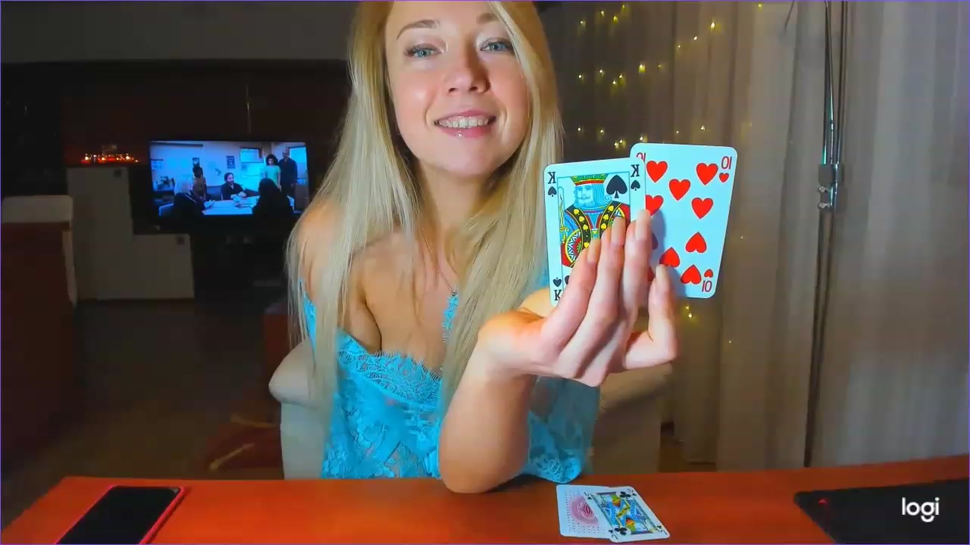 Gallery image thumbnail from LoraGlow's myfreecams stream on, 12/08/2022, 24:29 image 1 of 20