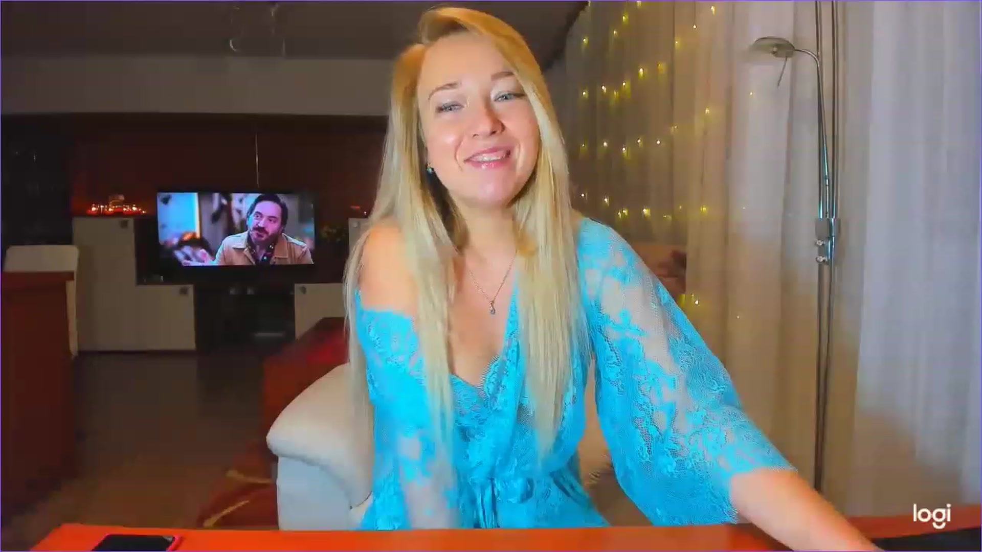 Gallery image thumbnail from LoraGlow's myfreecams stream on, 12/08/2022, 24:29 image 12 of 20