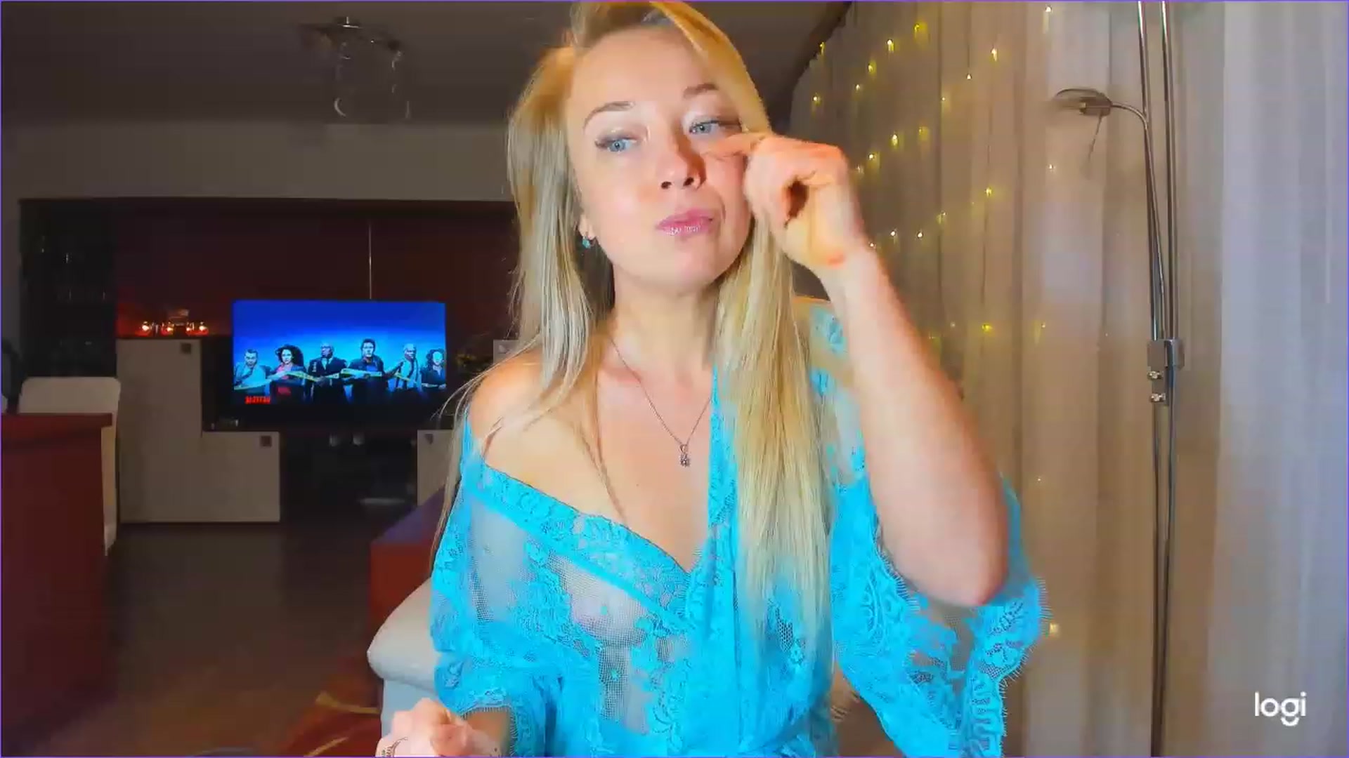 Gallery image thumbnail from LoraGlow's myfreecams stream on, 12/08/2022, 03:37 image 11 of 20