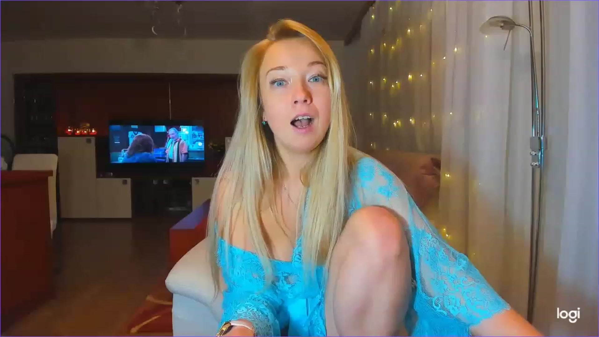 Gallery image thumbnail from LoraGlow's myfreecams stream on, 12/08/2022, 03:37 image 19 of 20