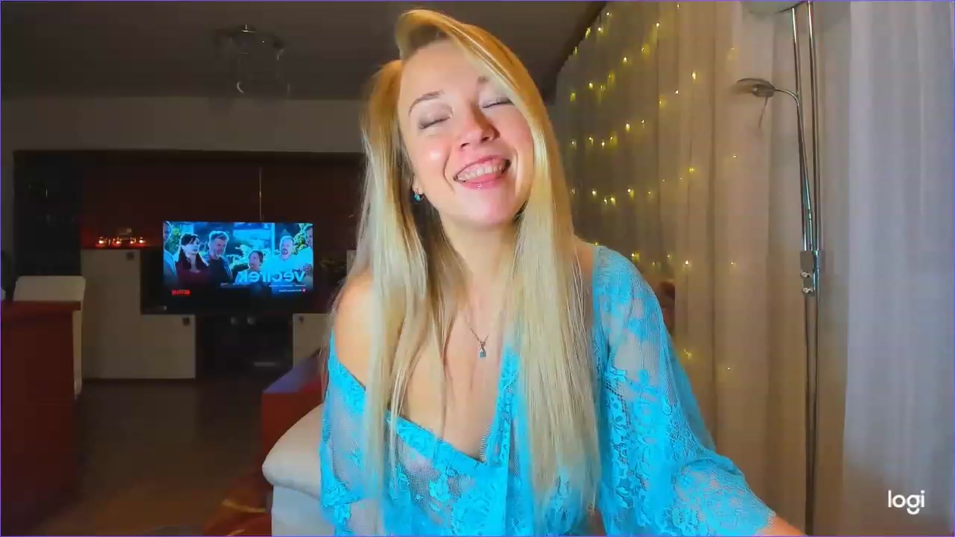 Gallery image thumbnail from LoraGlow's myfreecams stream on, 12/08/2022, 03:37 image 8 of 20