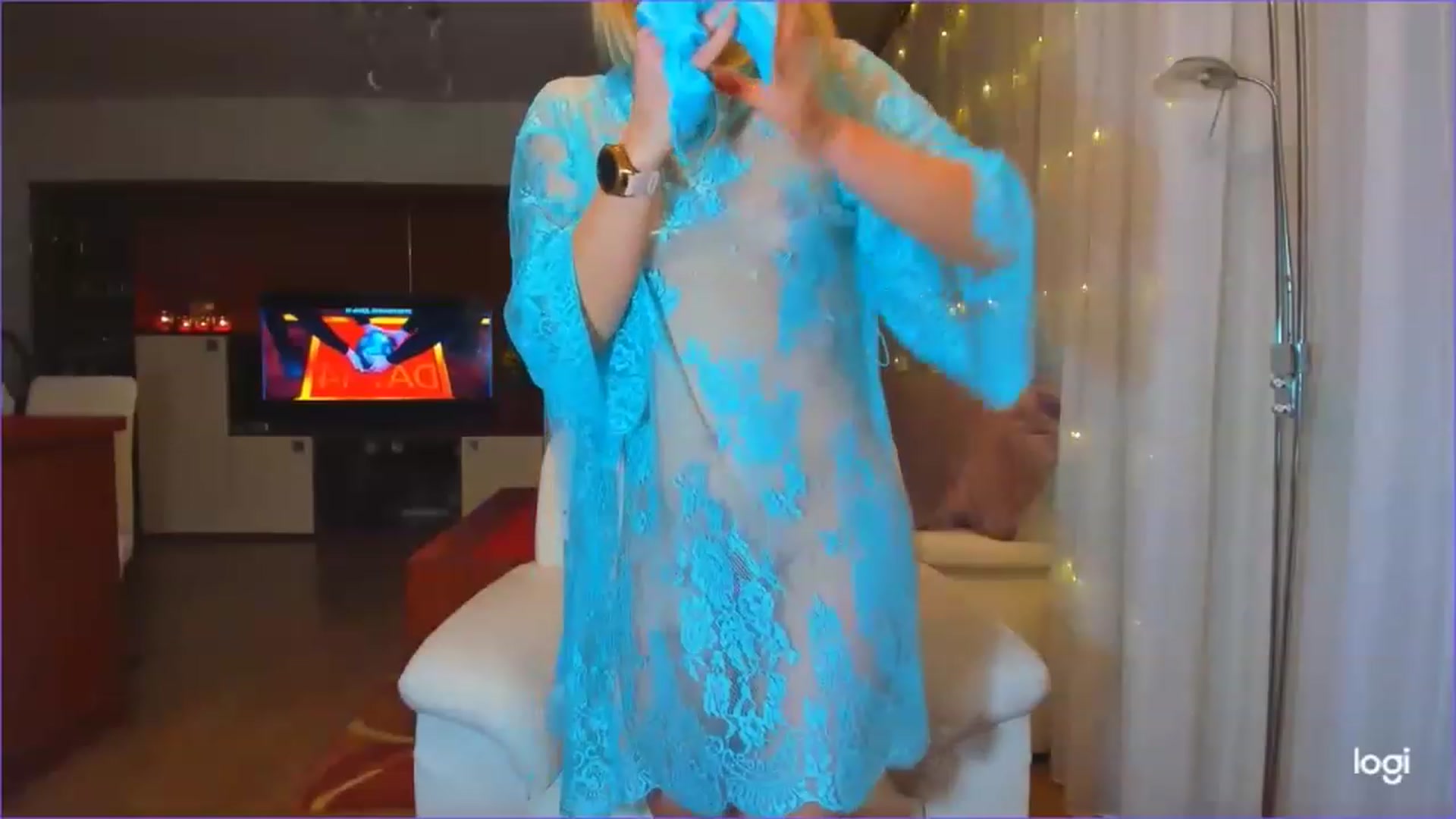 Gallery image thumbnail from LoraGlow's myfreecams stream on, 12/08/2022, 03:58 image 12 of 20