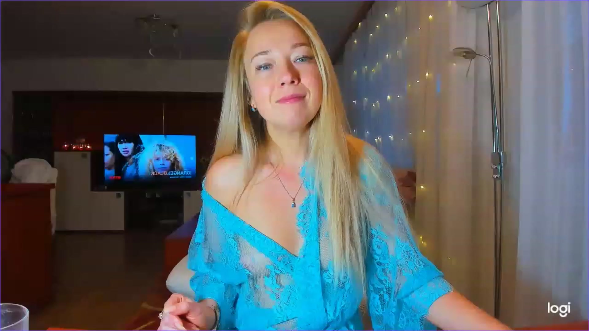 Gallery image thumbnail from LoraGlow's myfreecams stream on, 12/08/2022, 07:29 image 9 of 20