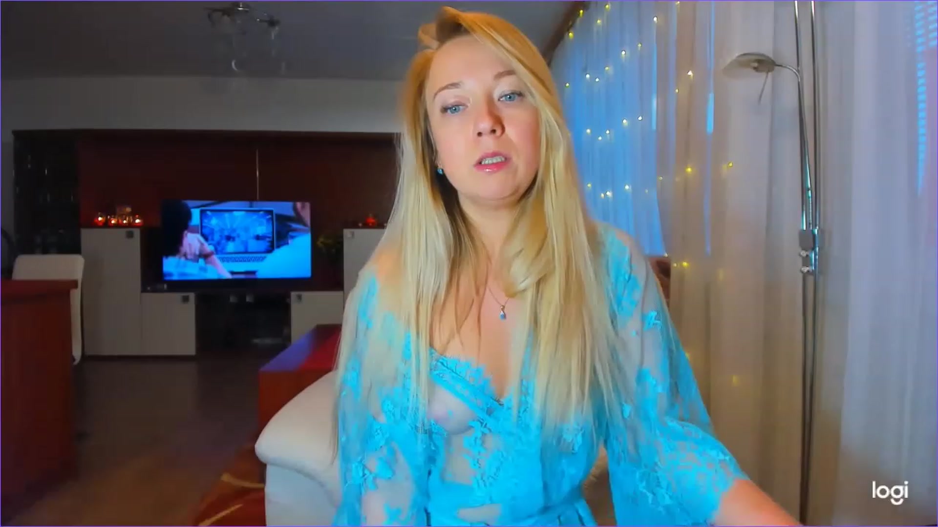 Gallery image thumbnail from LoraGlow's myfreecams stream on, 12/08/2022, 07:57 image 4 of 20