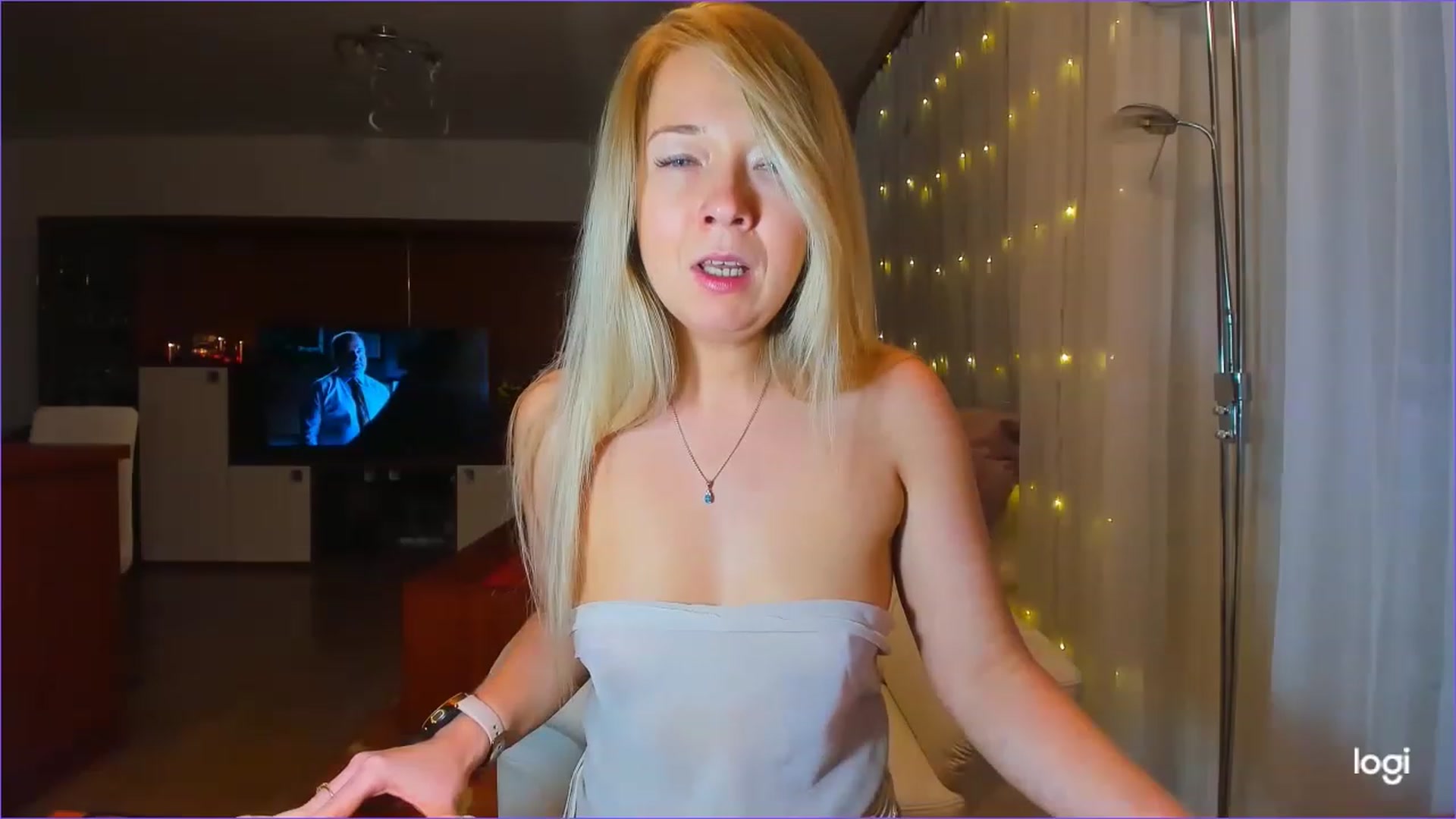 Gallery image thumbnail from LoraGlow's myfreecams stream on, 12/09/2022, 01:11 image 2 of 20