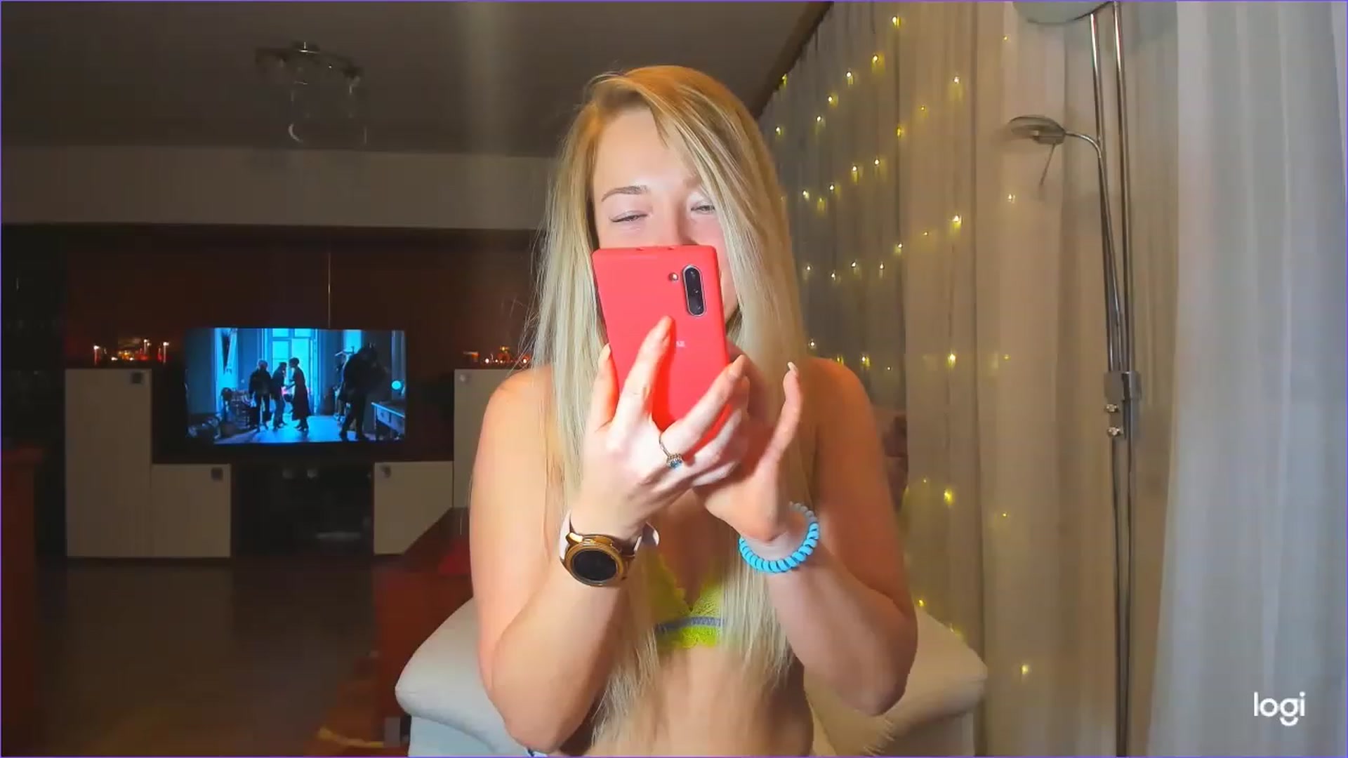 Gallery image thumbnail from LoraGlow's myfreecams stream on, 12/10/2022, 02:35 image 1 of 20