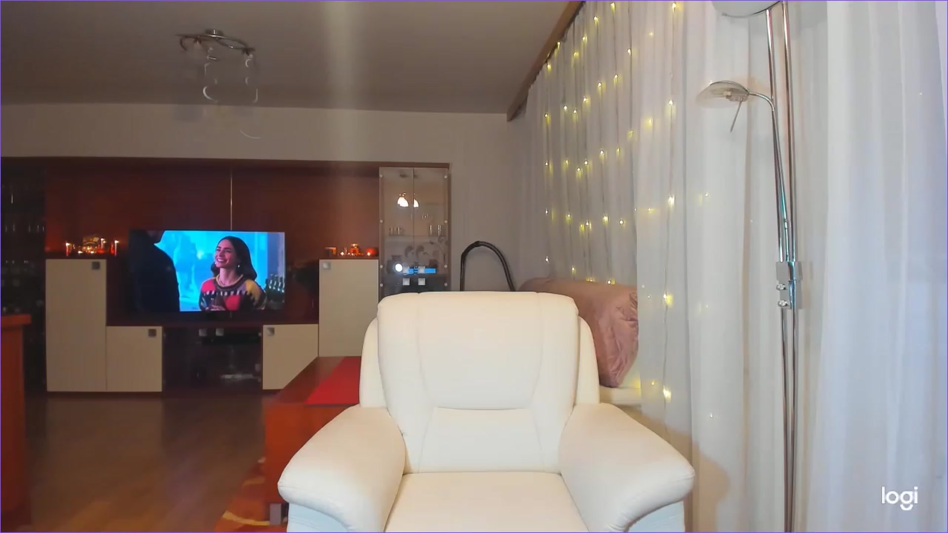 Gallery image thumbnail from LoraGlow's myfreecams stream on, 12/10/2022, 02:35 image 4 of 20