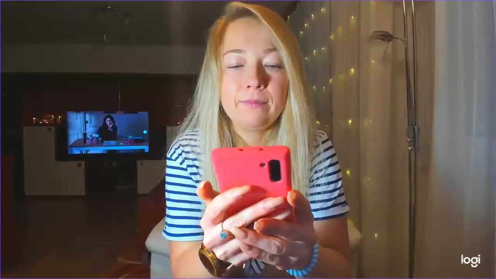 Gallery image thumbnail from LoraGlow's myfreecams stream on, 12/10/2022, 02:35 image 17 of 20