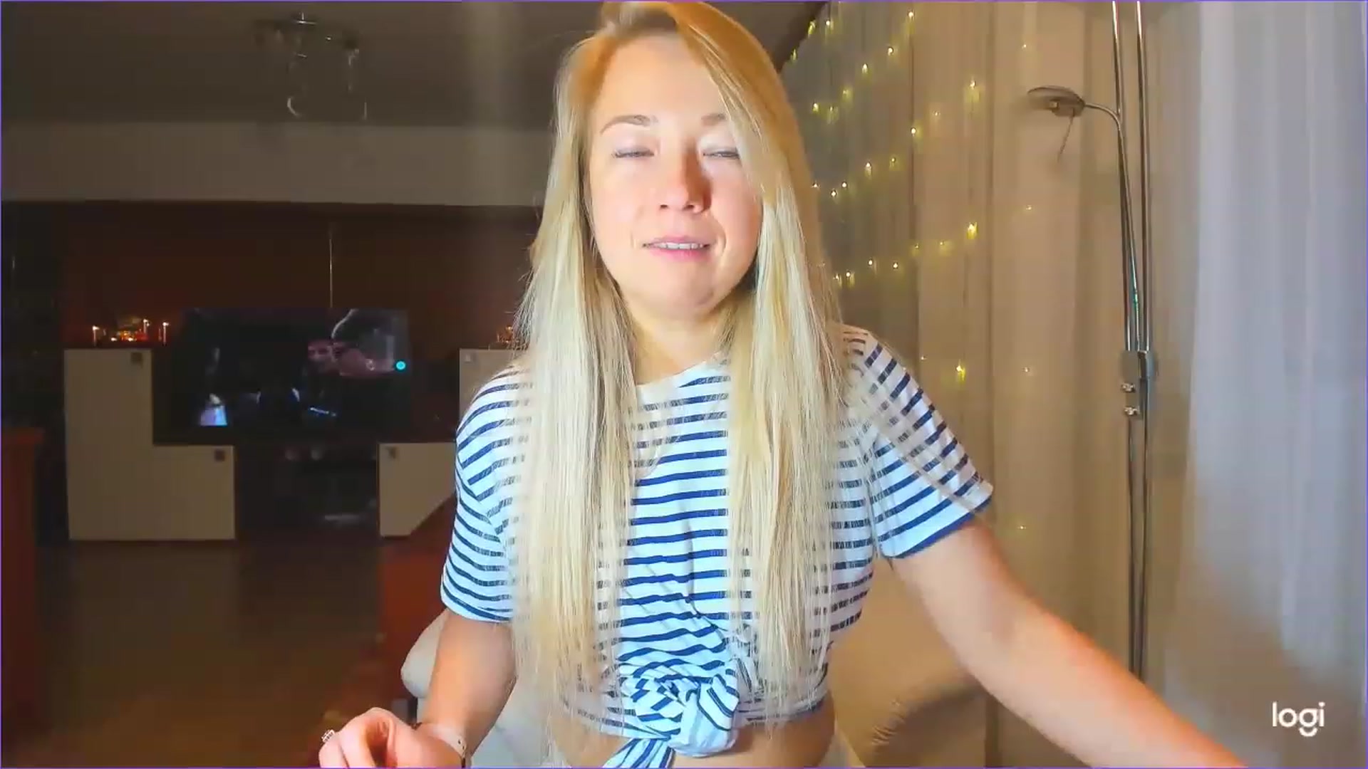 Gallery image thumbnail from LoraGlow's myfreecams stream on, 12/10/2022, 02:35 image 19 of 20