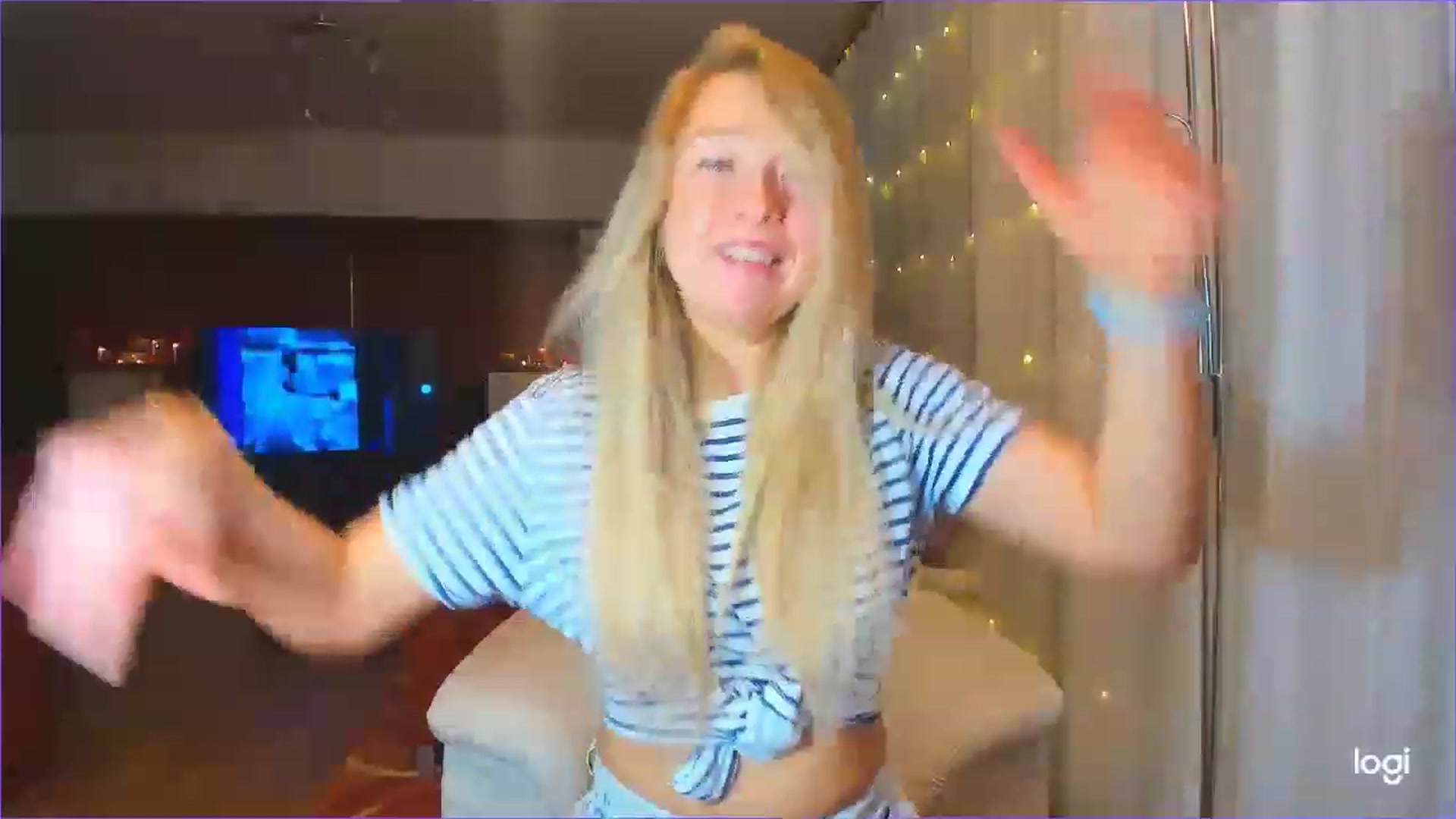 Gallery image thumbnail from LoraGlow's myfreecams stream on, 12/10/2022, 02:35 image 16 of 20