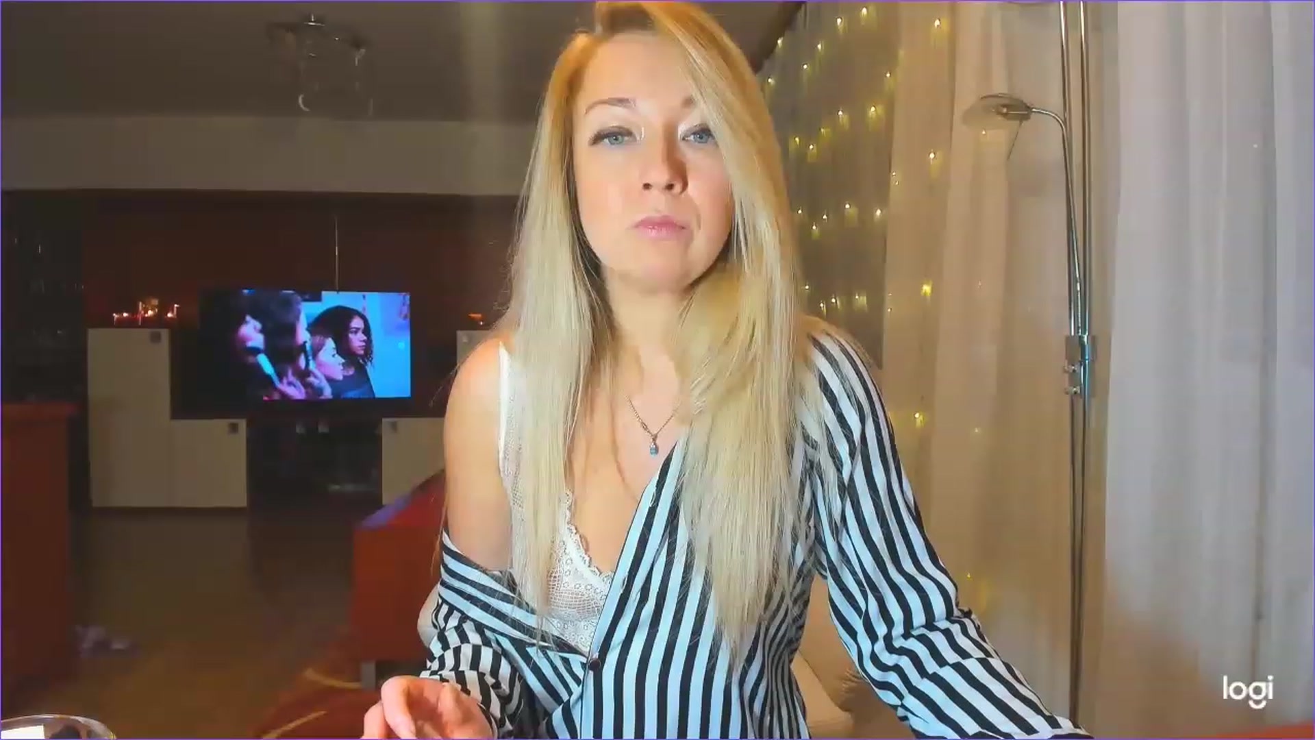 Gallery image thumbnail from LoraGlow's myfreecams stream on, 12/12/2022, 22:38 image 15 of 20