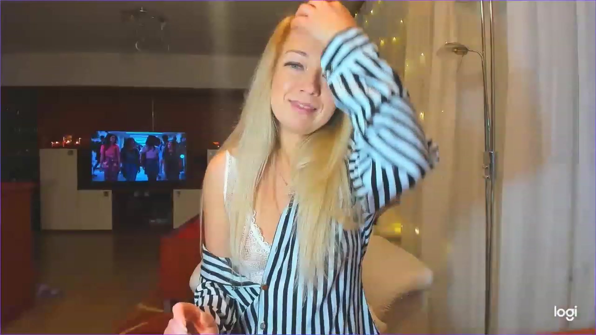 Gallery image thumbnail from LoraGlow's myfreecams stream on, 12/12/2022, 22:38 image 16 of 20