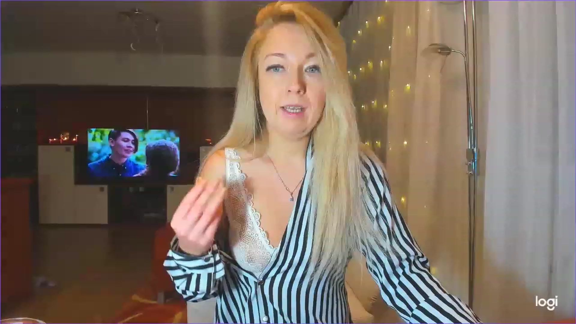 Gallery image thumbnail from LoraGlow's myfreecams stream on, 12/12/2022, 22:38 image 10 of 20