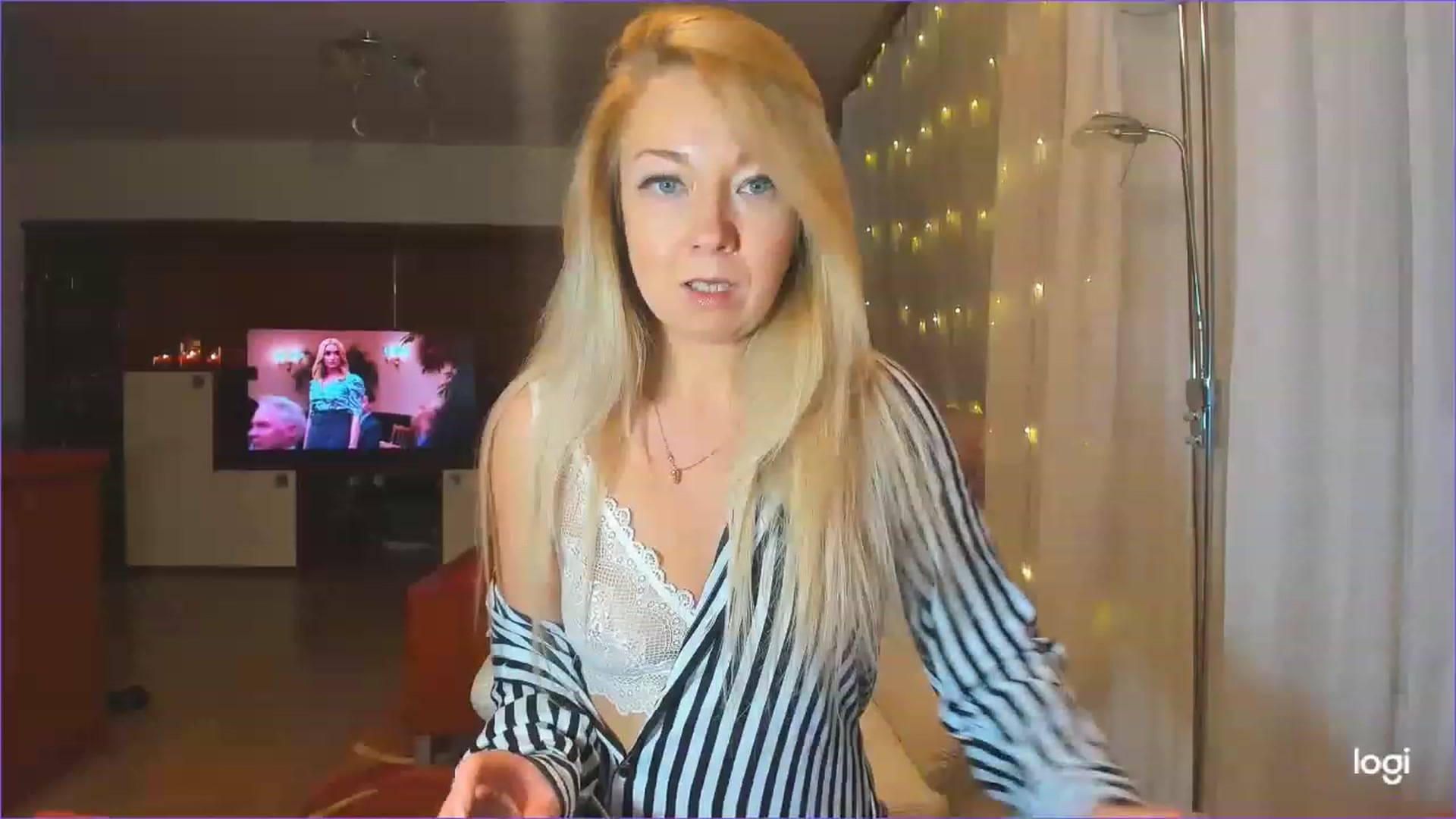 Gallery image thumbnail from LoraGlow's myfreecams stream on, 12/13/2022, 24:42 image 4 of 20