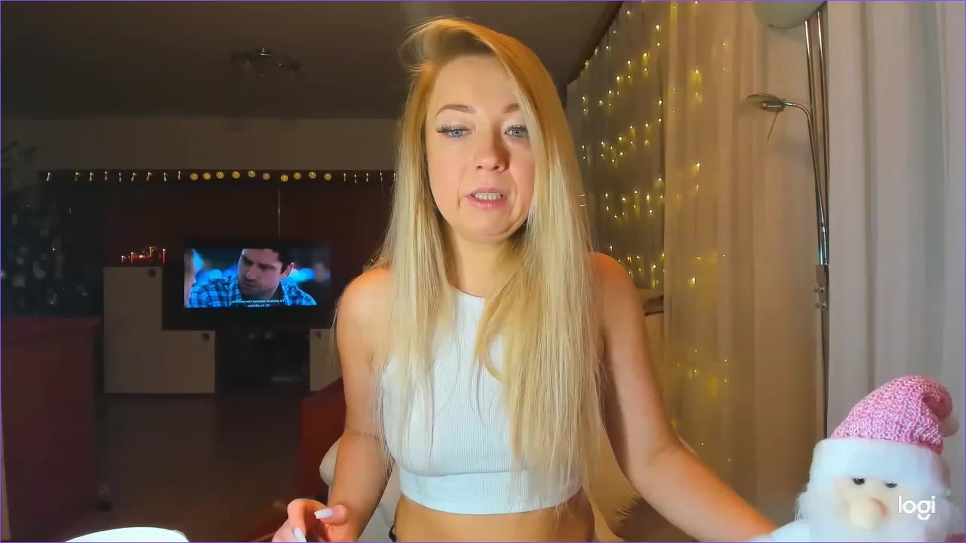 Gallery image thumbnail from LoraGlow's myfreecams stream on, 12/16/2022, 22:43 image 15 of 20