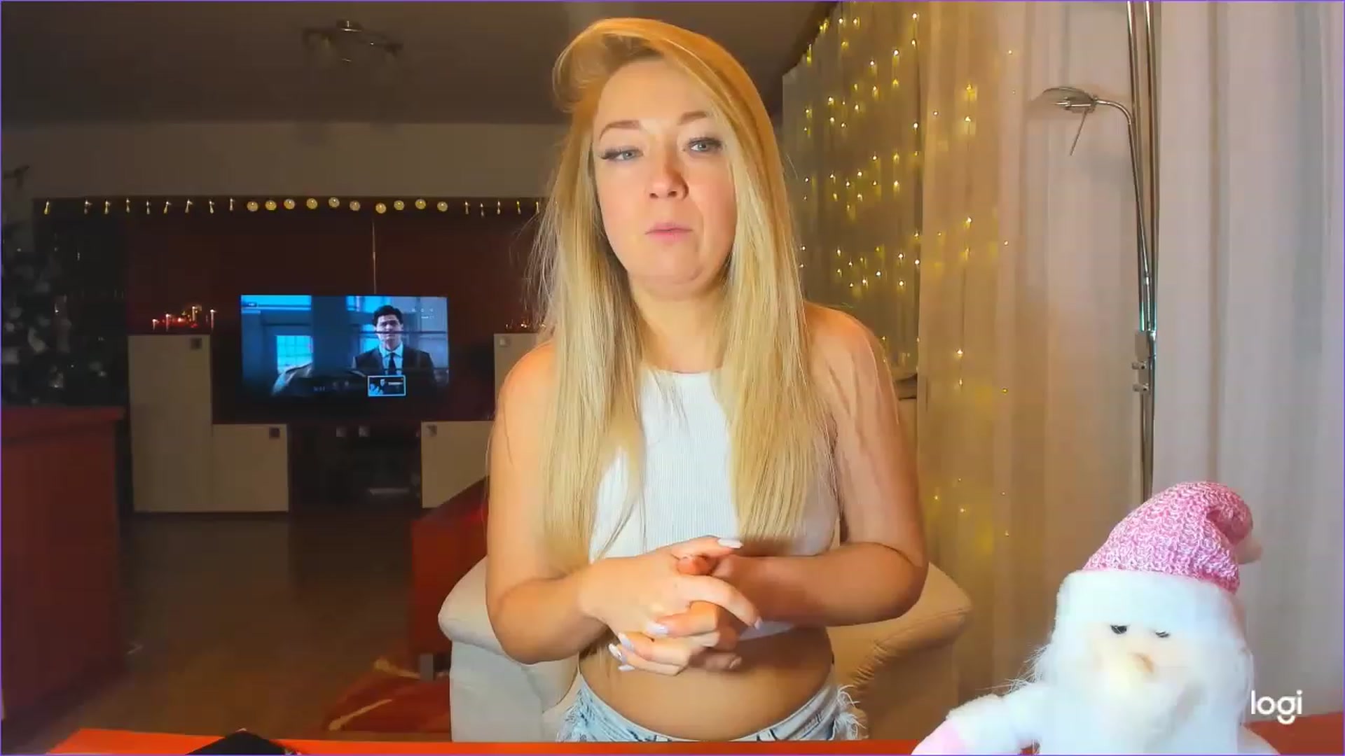 Gallery image thumbnail from LoraGlow's myfreecams stream on, 12/17/2022, 24:02 image 9 of 20