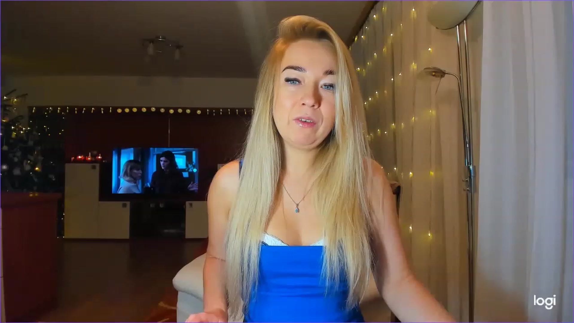 Gallery image thumbnail from LoraGlow's myfreecams stream on, 12/19/2022, 21:45 image 13 of 20
