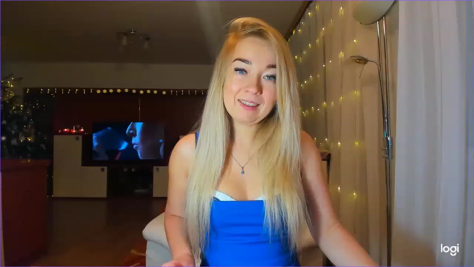 Gallery image thumbnail from LoraGlow's myfreecams stream on, 12/19/2022, 21:45 image 7 of 20