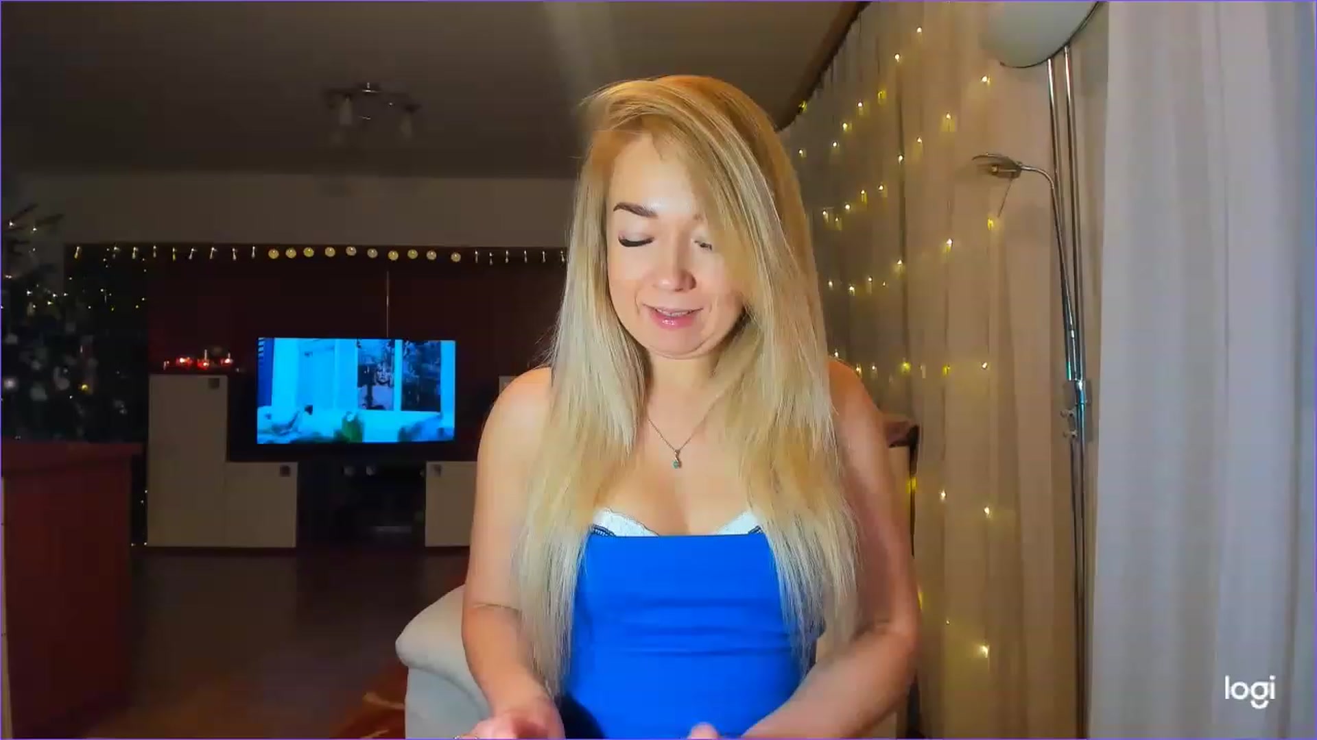Gallery image thumbnail from LoraGlow's myfreecams stream on, 12/19/2022, 21:45 image 6 of 20