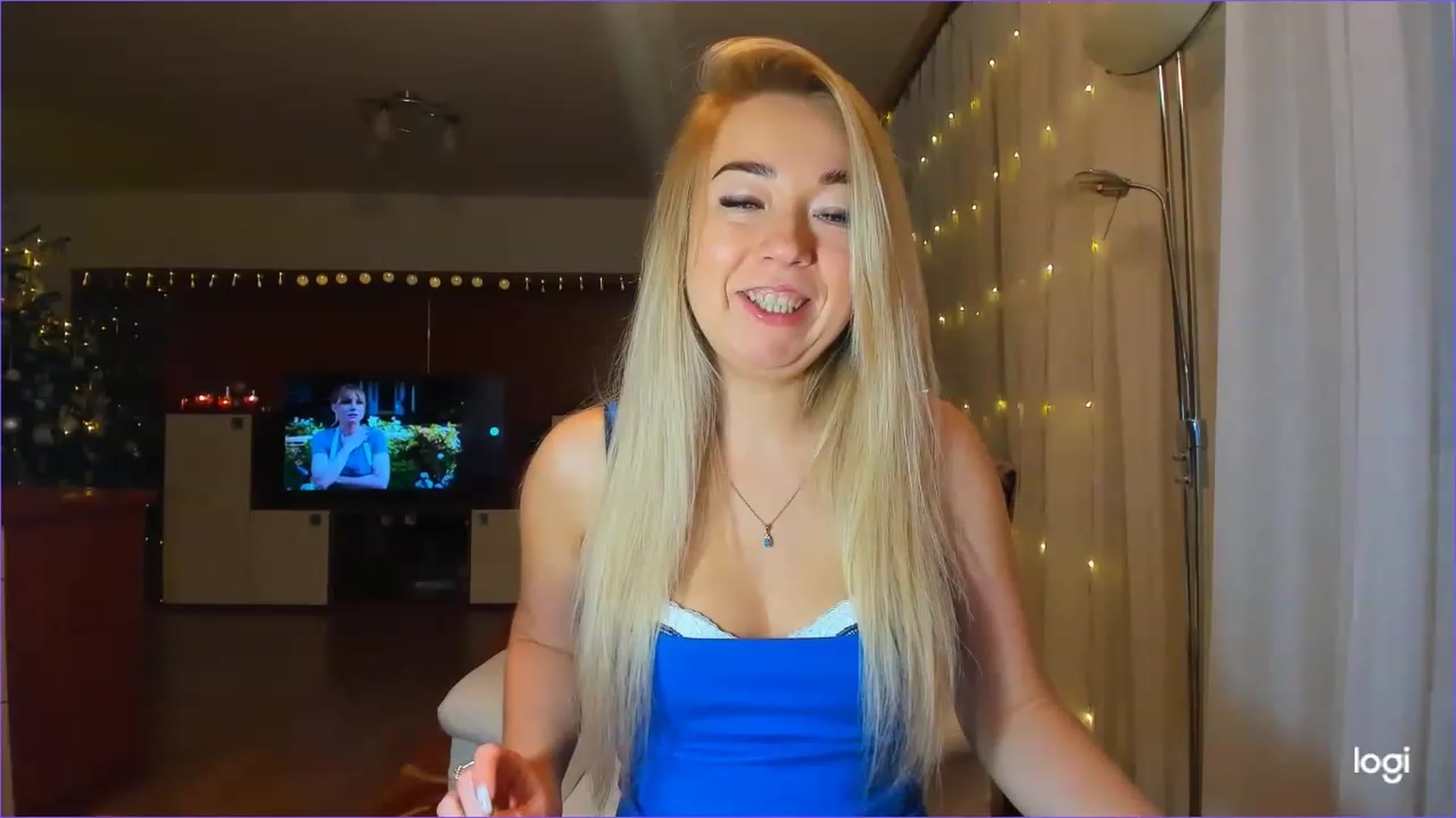 Gallery image thumbnail from LoraGlow's myfreecams stream on, 12/19/2022, 21:45 image 19 of 20