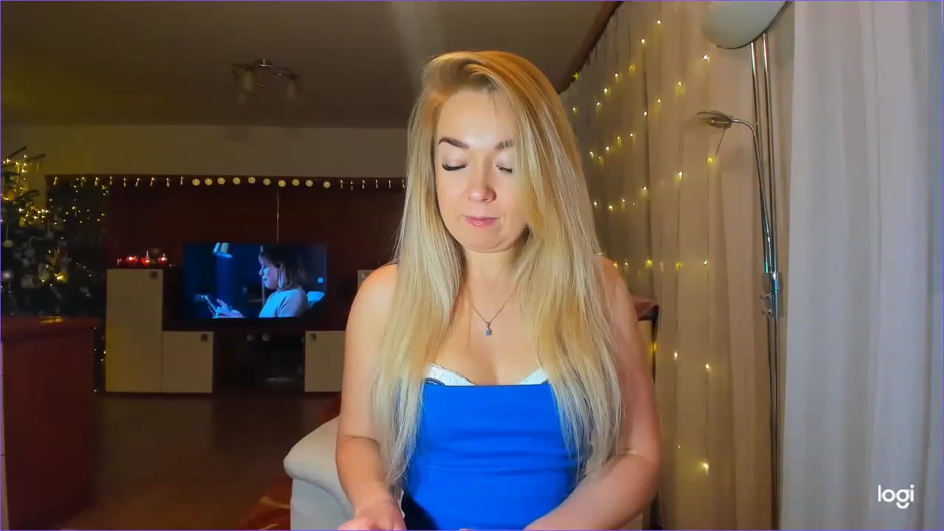 Gallery image thumbnail from LoraGlow's myfreecams stream on, 12/19/2022, 21:45 image 9 of 20