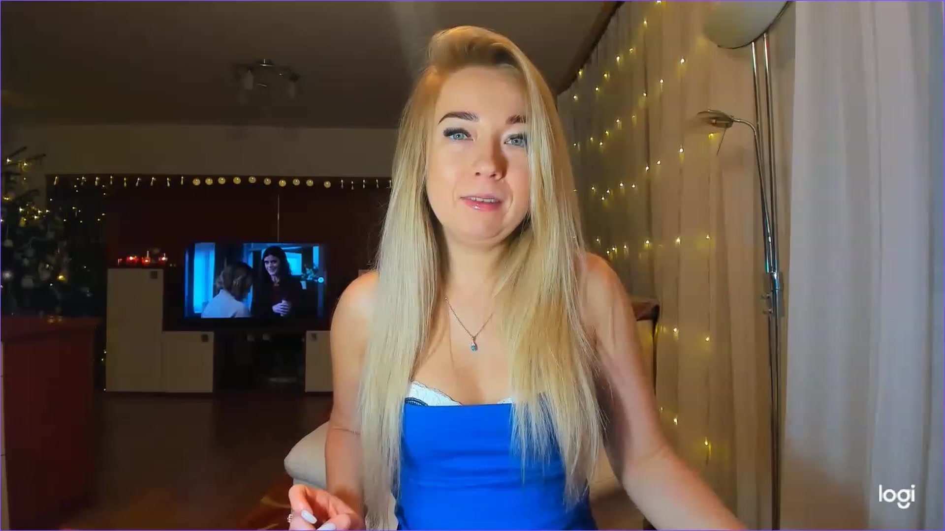 Gallery image thumbnail from LoraGlow's myfreecams stream on, 12/19/2022, 21:45 image 12 of 20