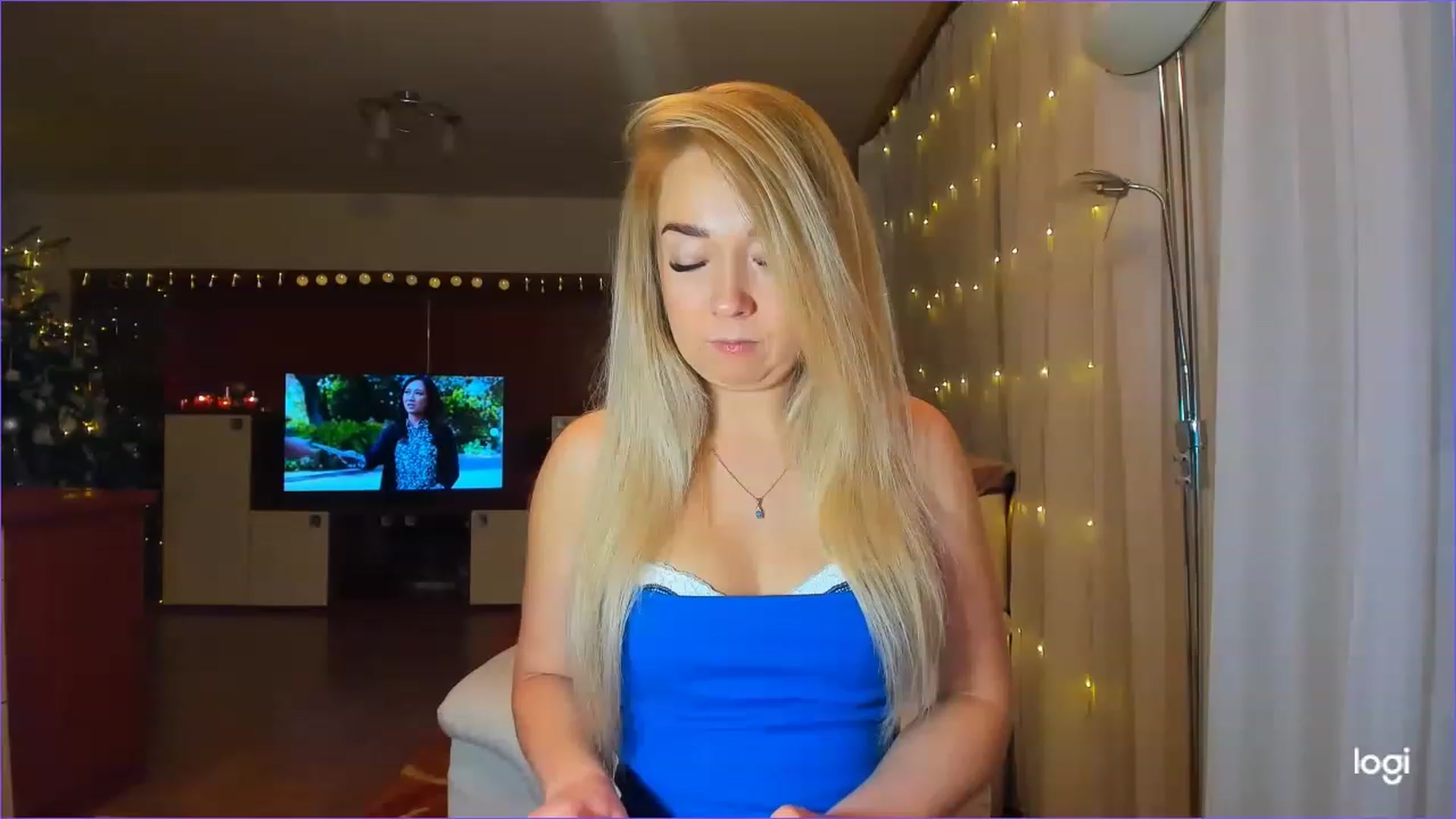 Gallery image thumbnail from LoraGlow's myfreecams stream on, 12/19/2022, 21:45 image 18 of 20