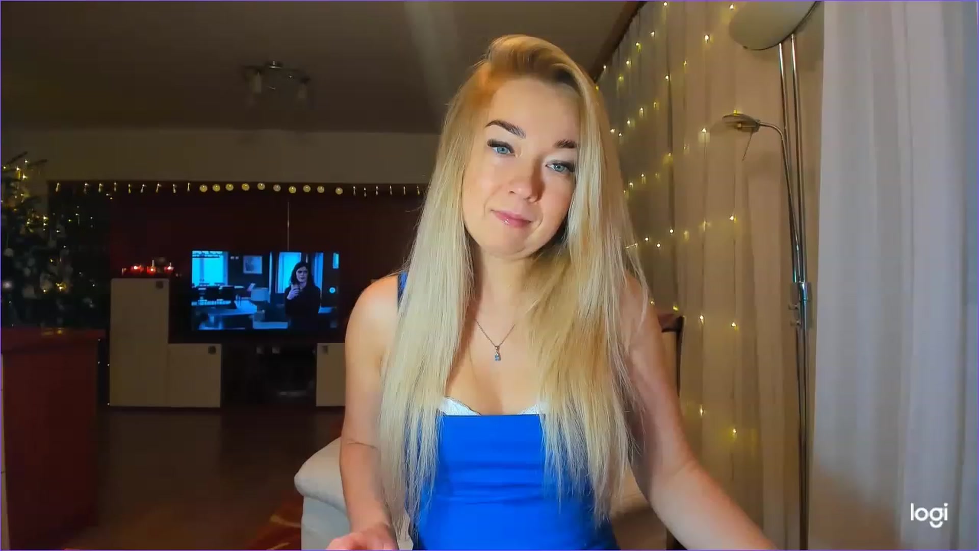 Gallery image thumbnail from LoraGlow's myfreecams stream on, 12/19/2022, 21:45 image 11 of 20