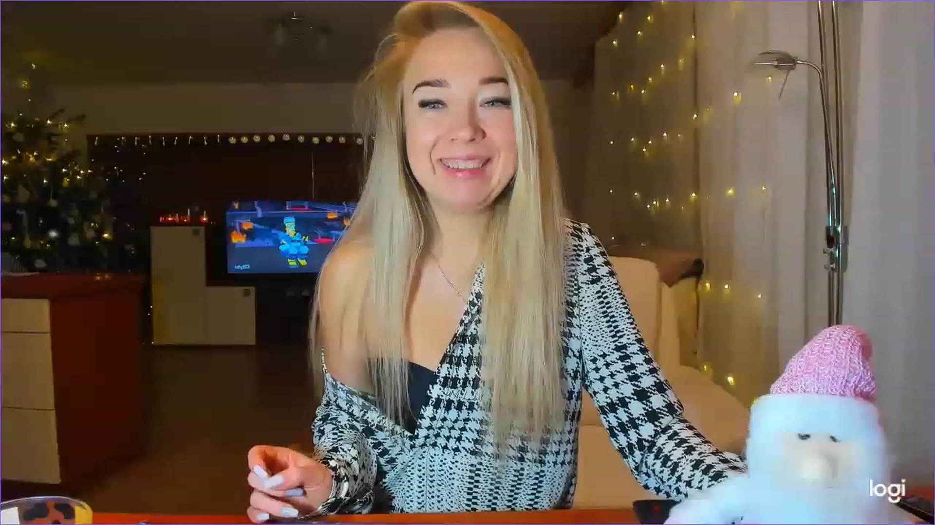 Gallery image thumbnail from LoraGlow's myfreecams stream on, 12/20/2022, 22:50 image 9 of 20