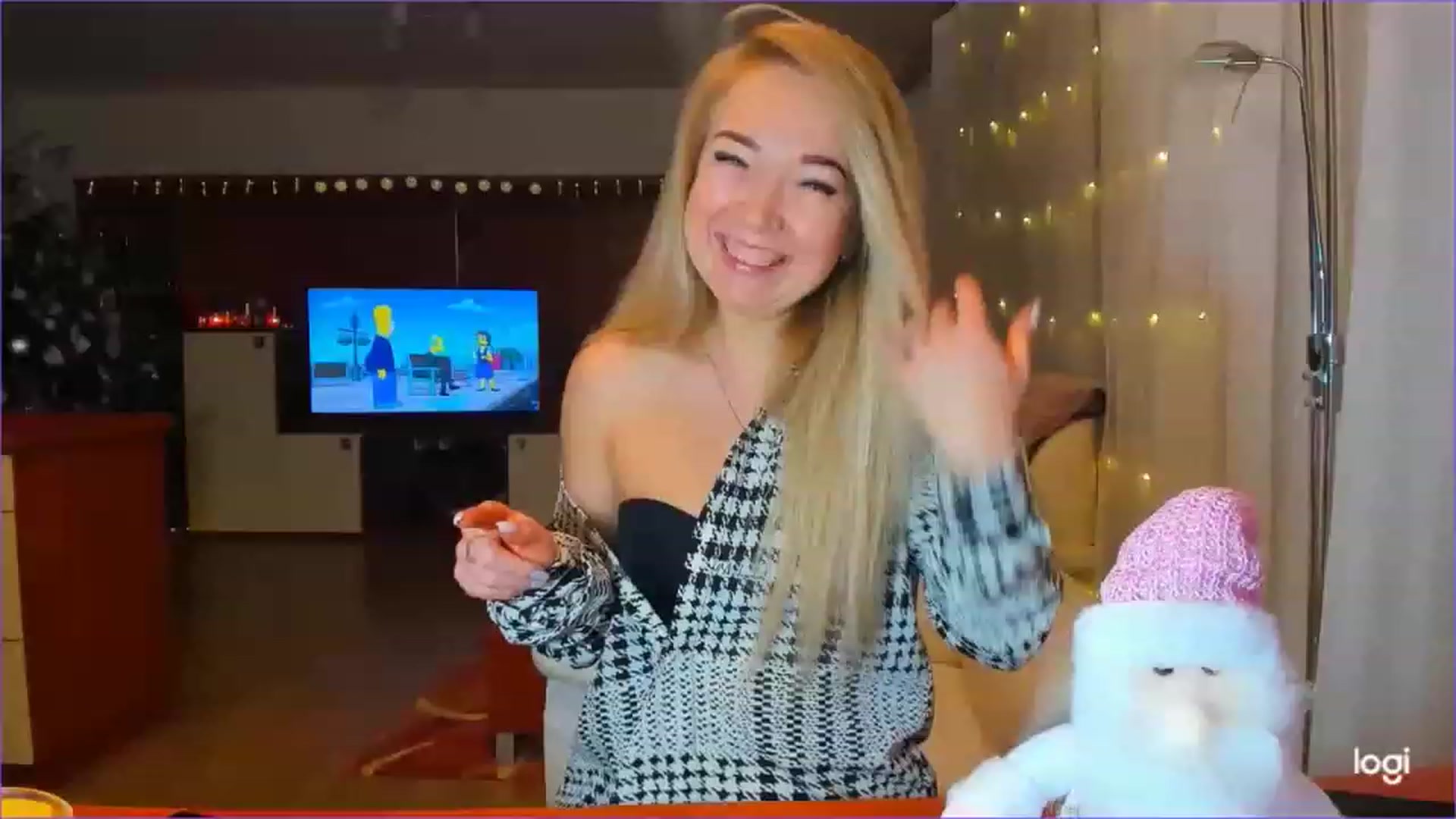 Gallery image thumbnail from LoraGlow's myfreecams stream on, 12/20/2022, 23:32 image 2 of 20