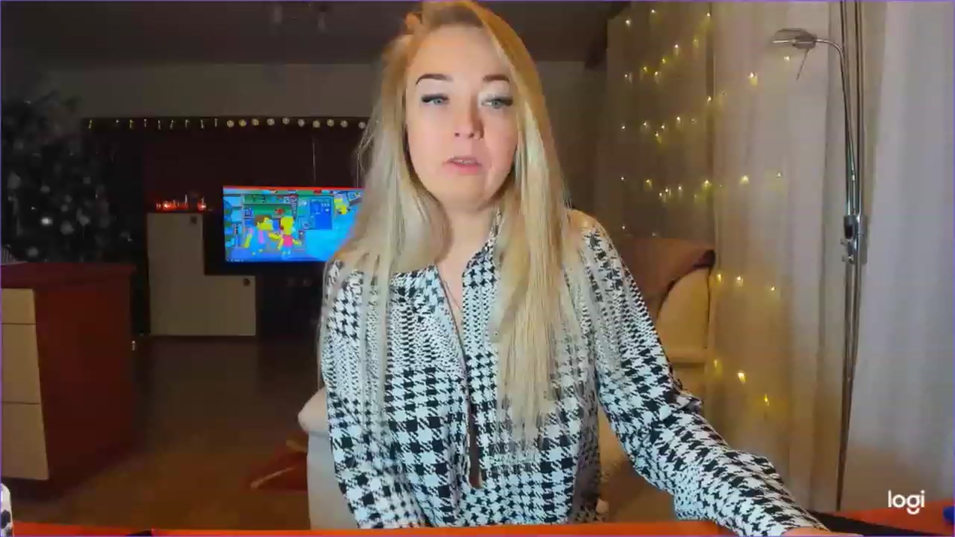 Gallery image thumbnail from LoraGlow's myfreecams stream on, 12/21/2022, 02:22 image 4 of 20