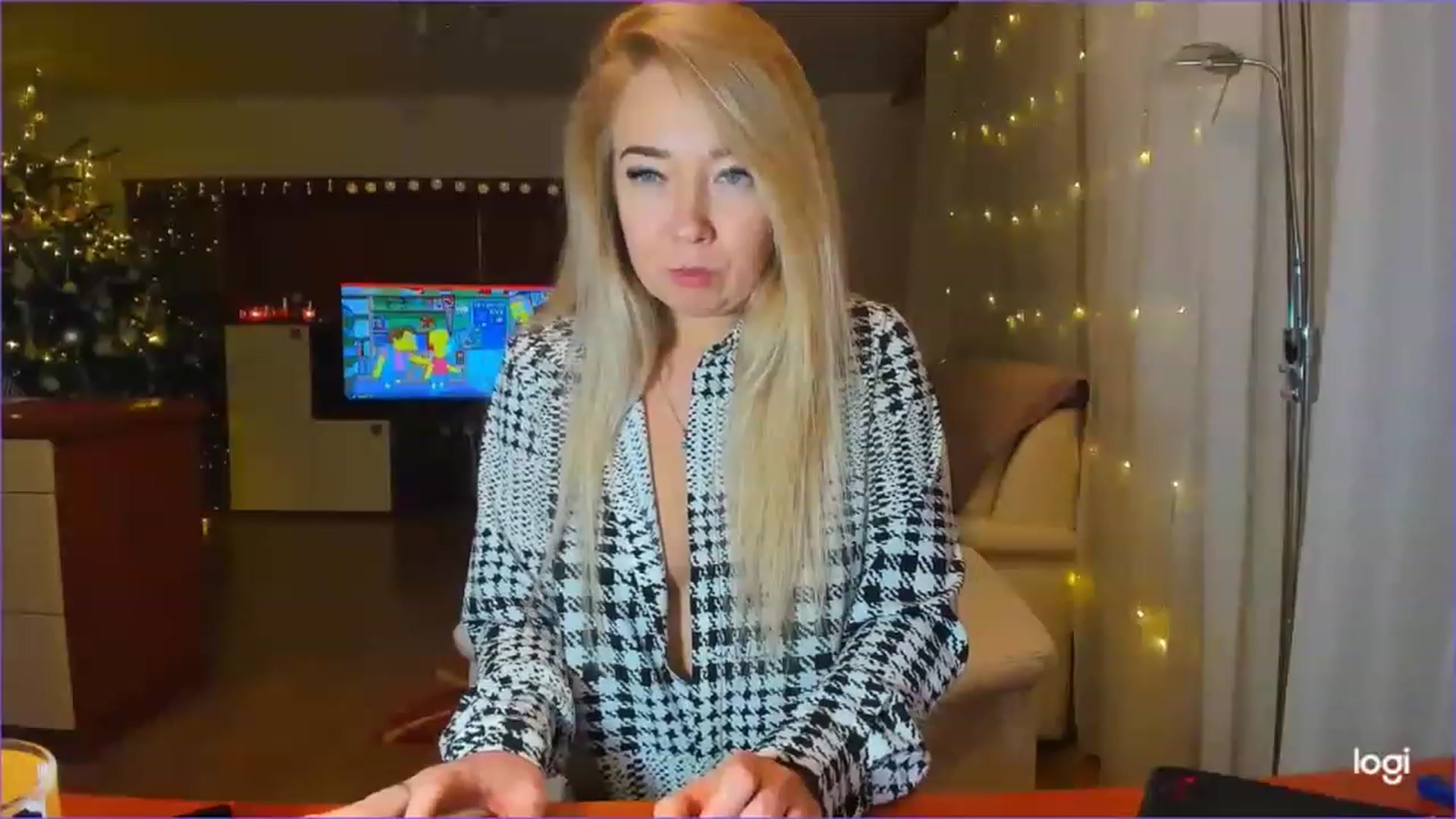 Gallery image thumbnail from LoraGlow's myfreecams stream on, 12/21/2022, 02:22 image 2 of 20