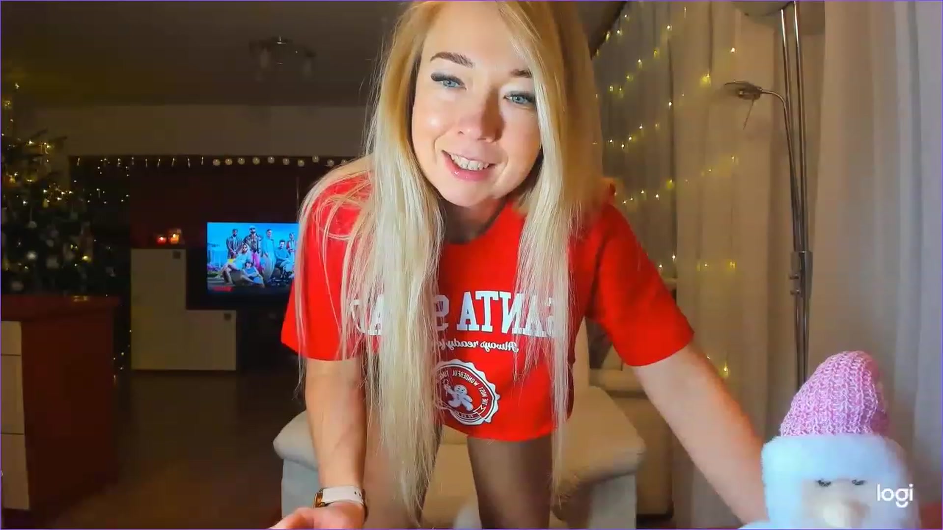 Gallery image thumbnail from LoraGlow's myfreecams stream on, 12/22/2022, 23:40 image 20 of 20