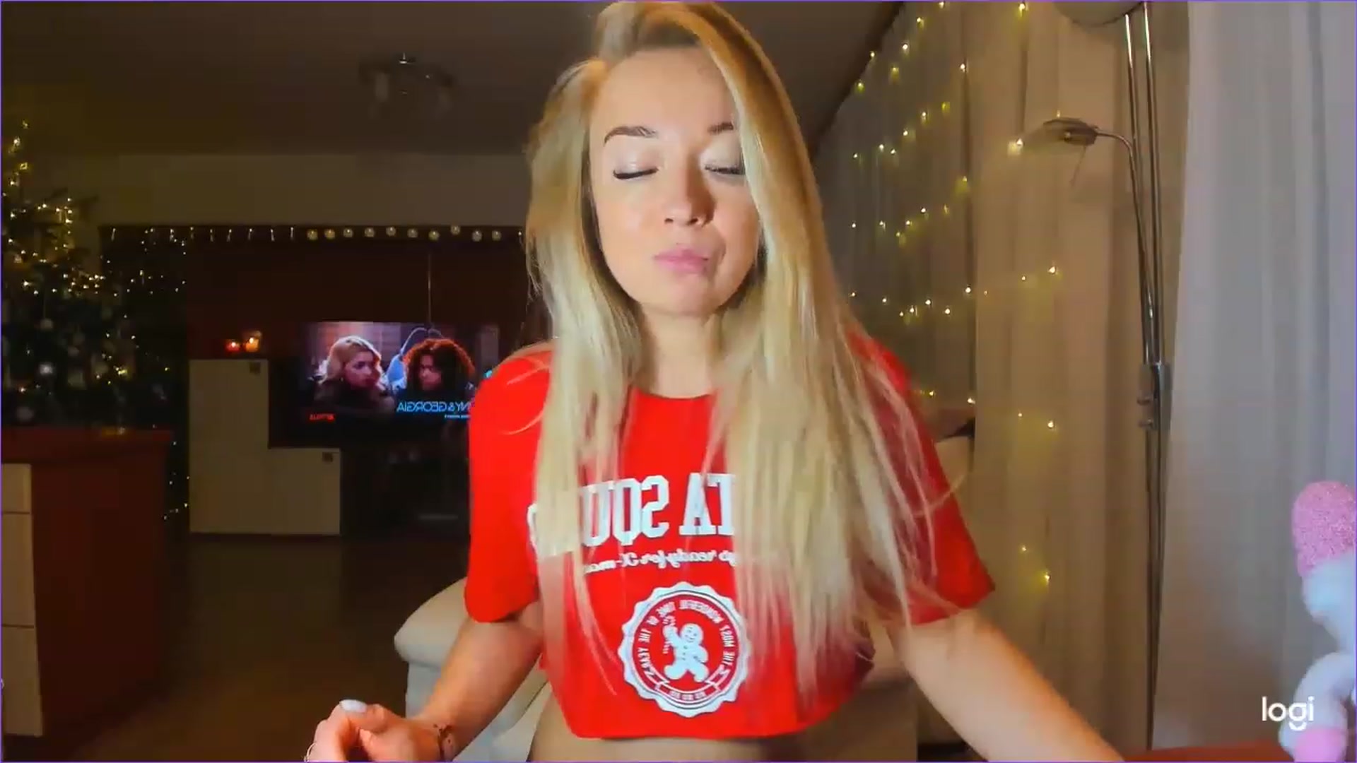 Gallery image thumbnail from LoraGlow's myfreecams stream on, 12/22/2022, 23:40 image 18 of 20
