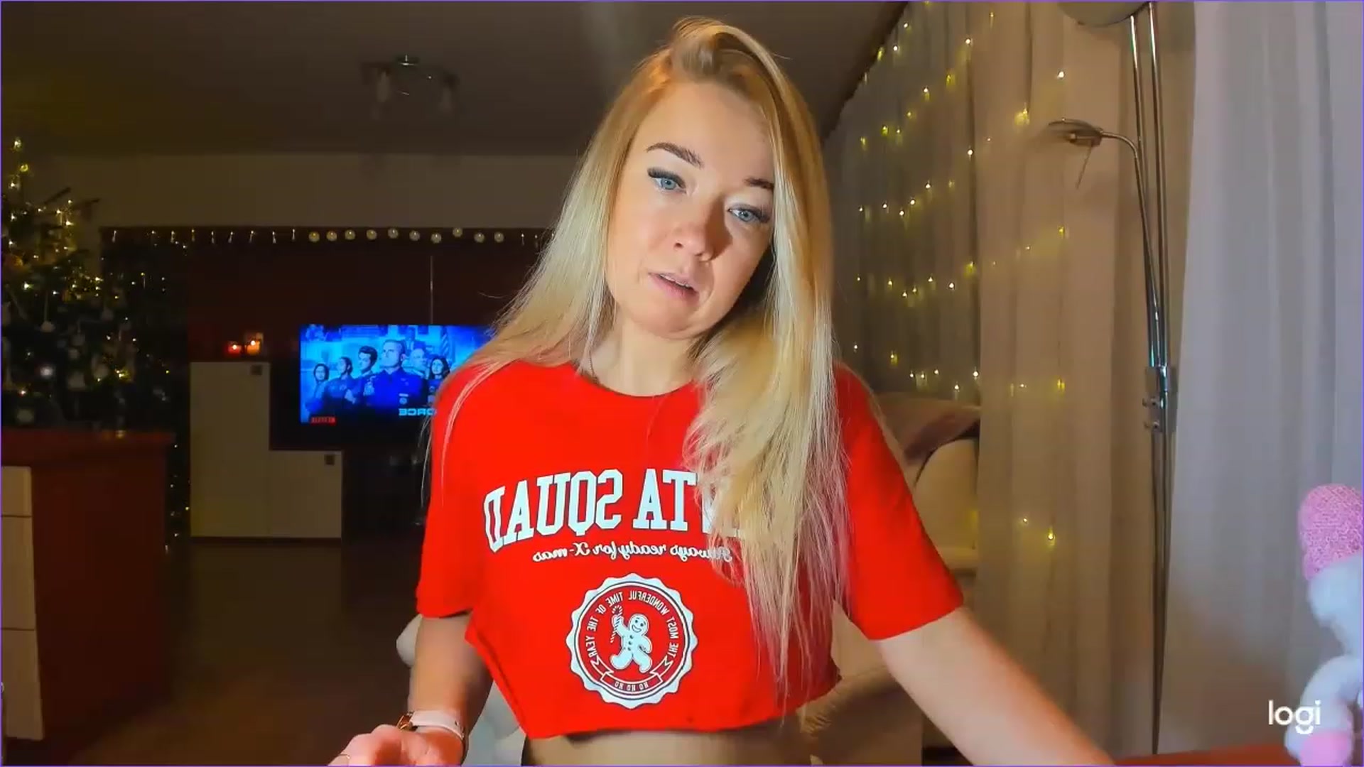 Gallery image thumbnail from LoraGlow's myfreecams stream on, 12/22/2022, 23:40 image 17 of 20