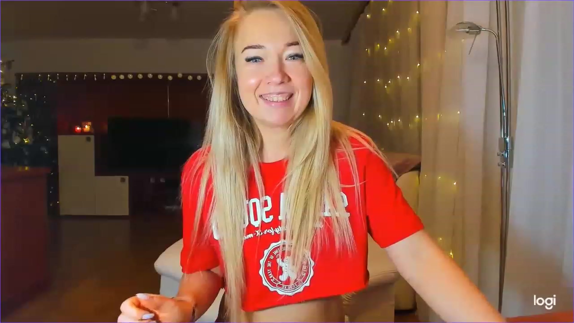 Gallery image thumbnail from LoraGlow's myfreecams stream on, 12/23/2022, 01:35 image 20 of 20