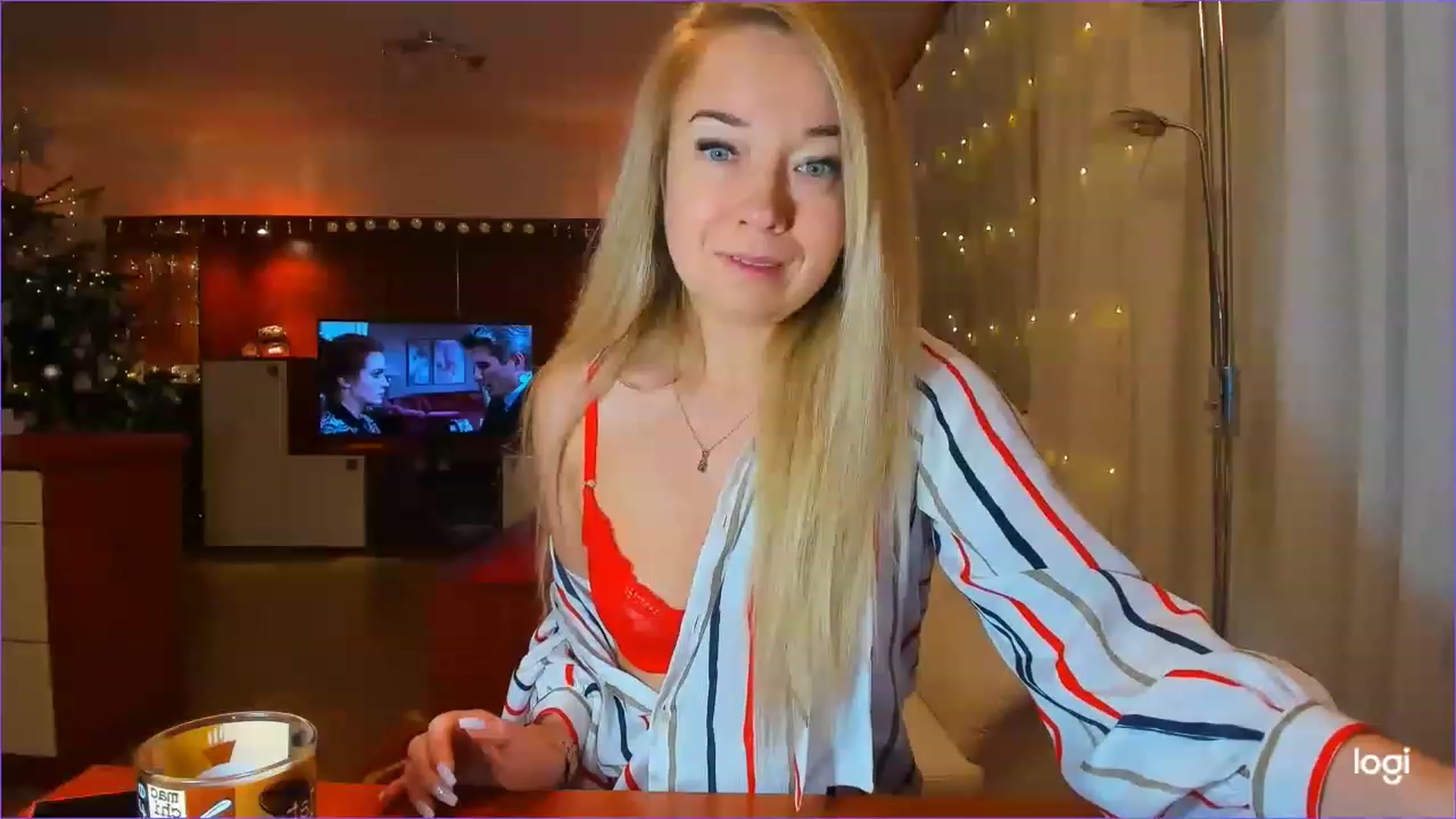 Gallery image thumbnail from LoraGlow's myfreecams stream on, 12/25/2022, 24:59 image 3 of 20