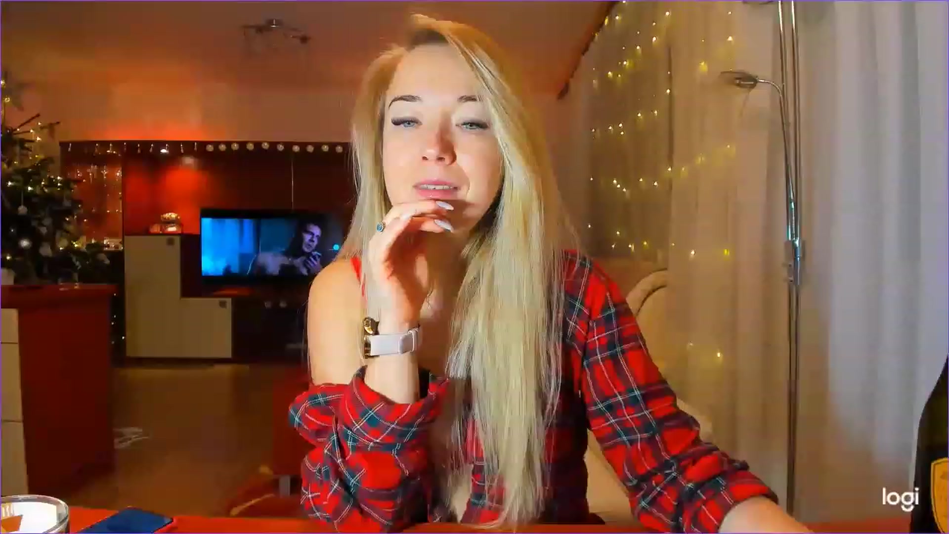 Gallery image thumbnail from LoraGlow's myfreecams stream on, 12/25/2022, 02:39 image 20 of 20