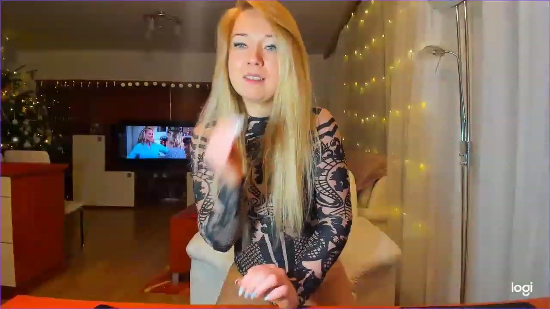 Gallery image thumbnail from LoraGlow's myfreecams stream on, 12/28/2022, 22:25 image 18 of 20