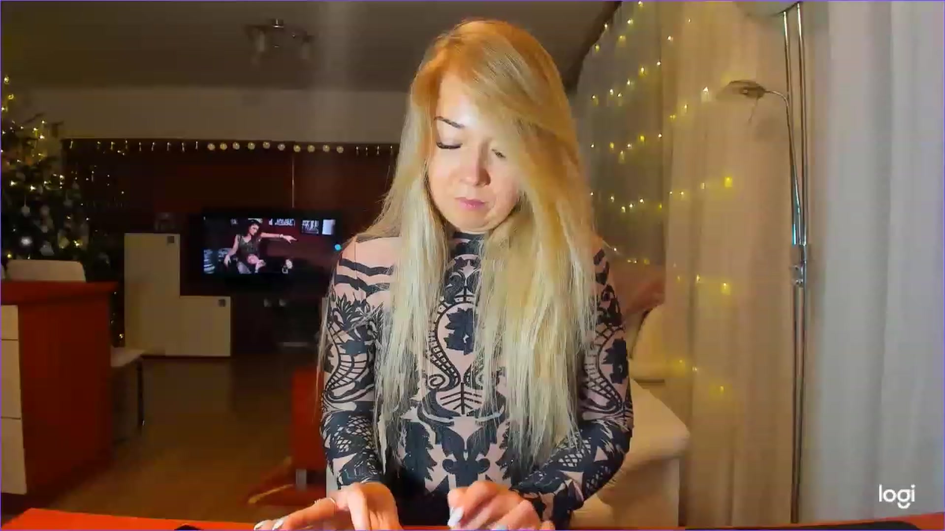 Gallery image thumbnail from LoraGlow's myfreecams stream on, 12/28/2022, 22:25 image 15 of 20