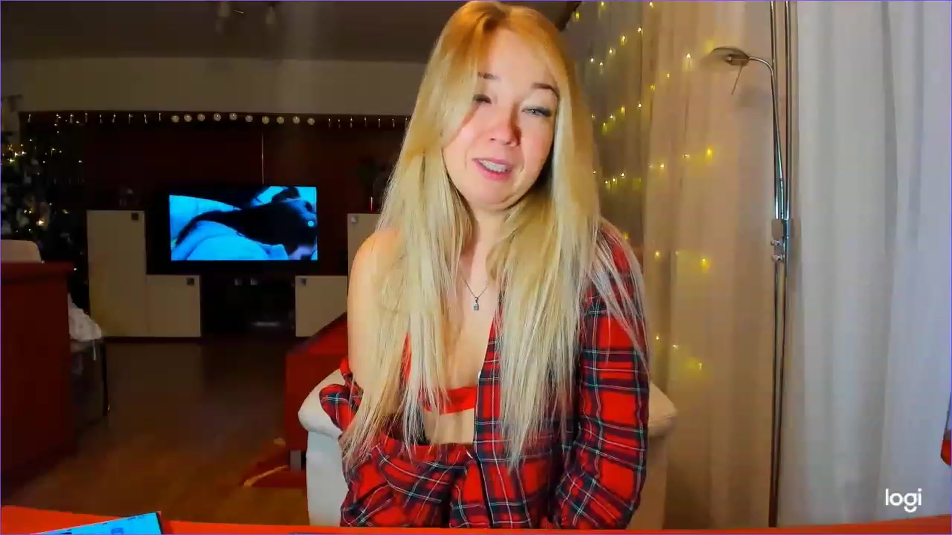 Gallery image thumbnail from LoraGlow's myfreecams stream on, 12/30/2022, 02:47 image 9 of 20