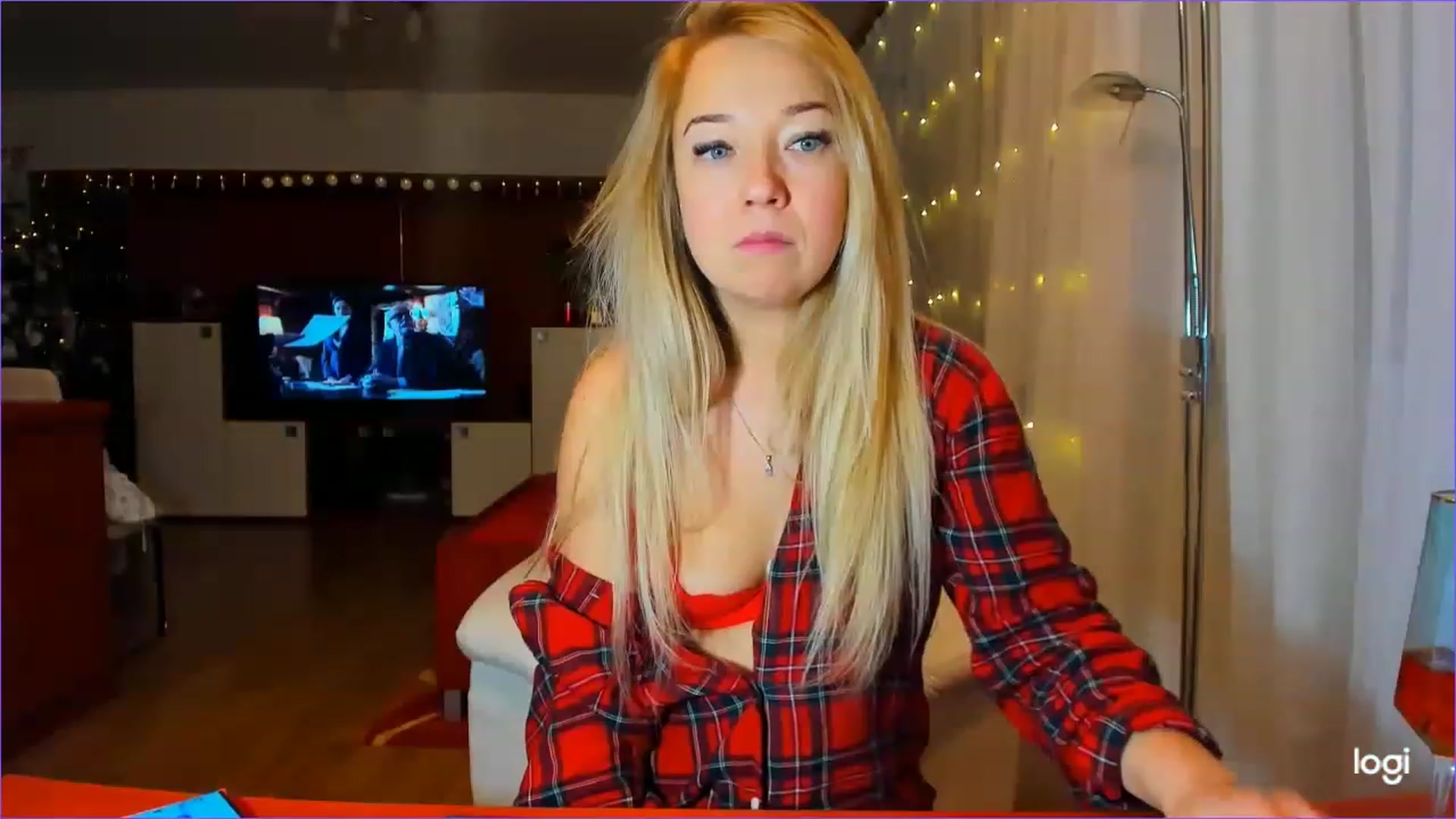 Gallery image thumbnail from LoraGlow's myfreecams stream on, 12/30/2022, 02:47 image 8 of 20