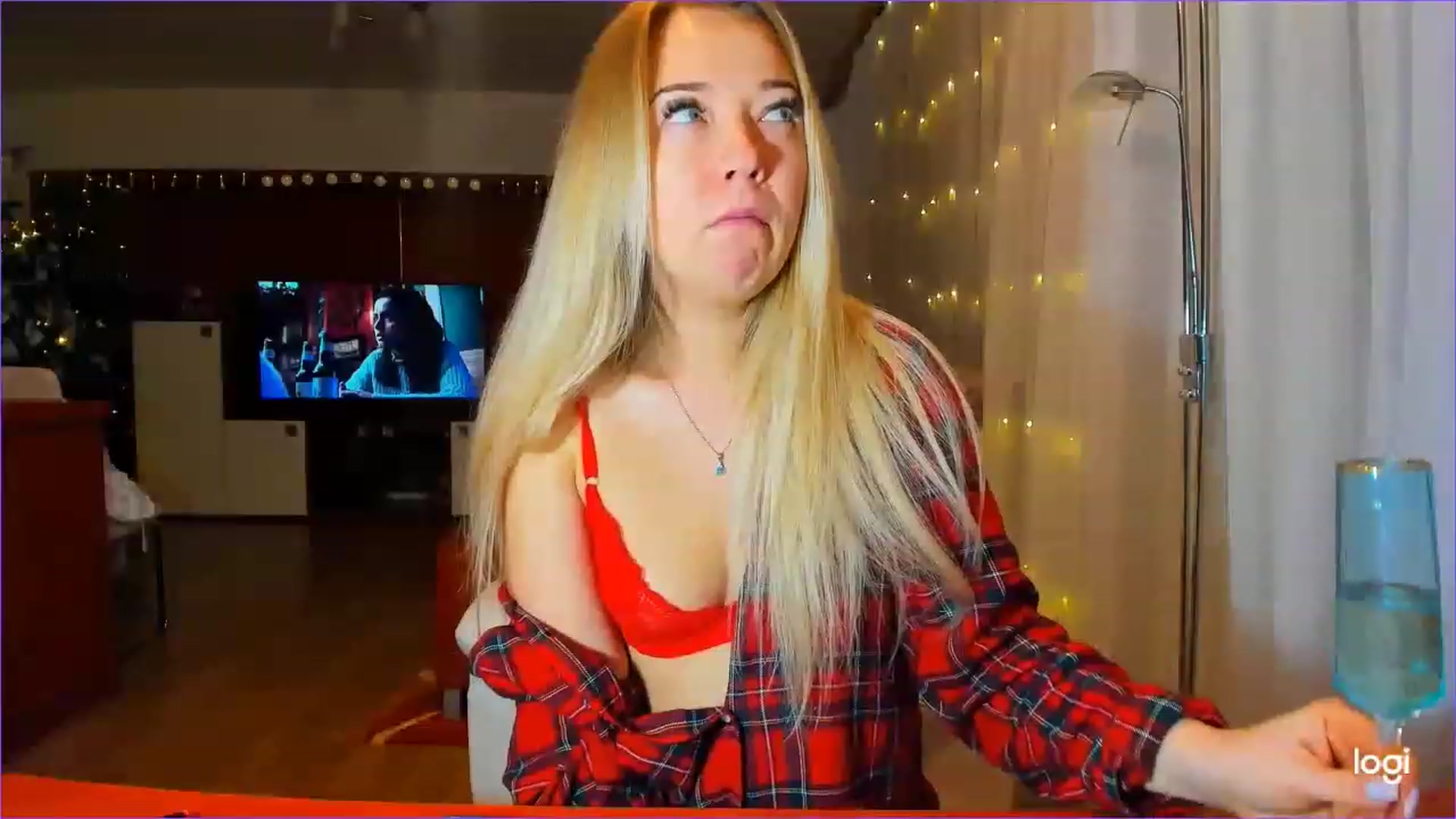 Gallery image thumbnail from LoraGlow's myfreecams stream on, 12/30/2022, 02:47 image 13 of 20
