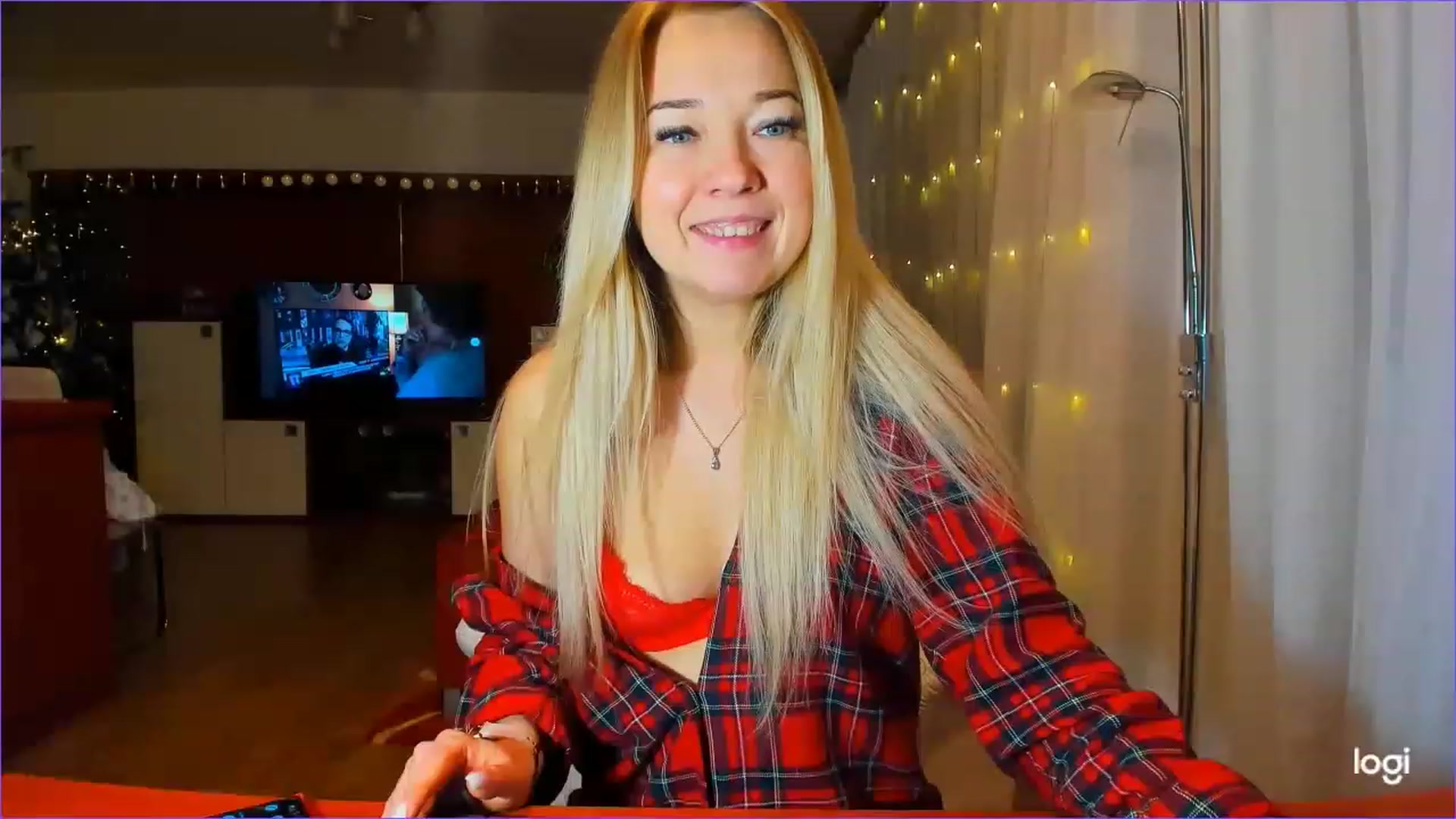 Gallery image thumbnail from LoraGlow's myfreecams stream on, 12/30/2022, 02:47 image 15 of 20