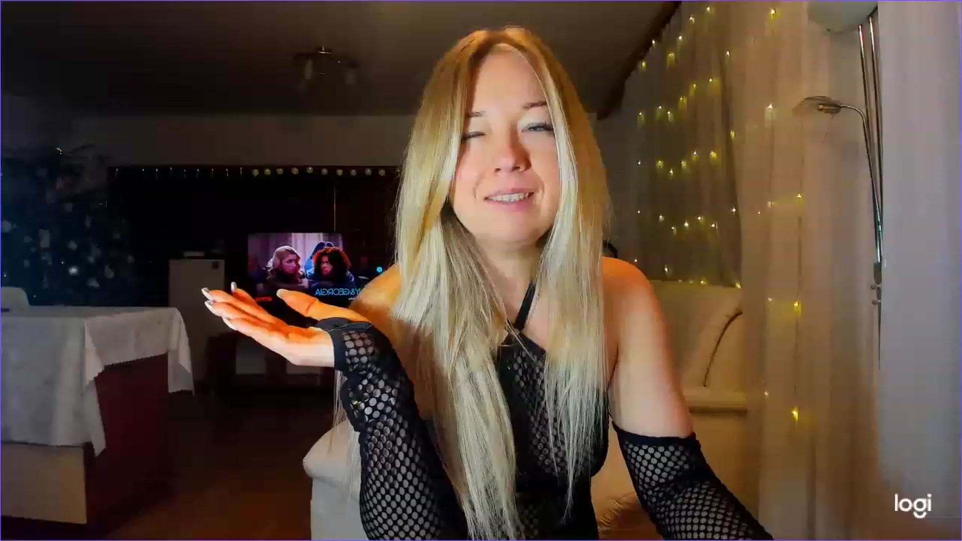 Gallery image thumbnail from LoraGlow's myfreecams stream on, 01/04/2023, 24:52 image 14 of 20