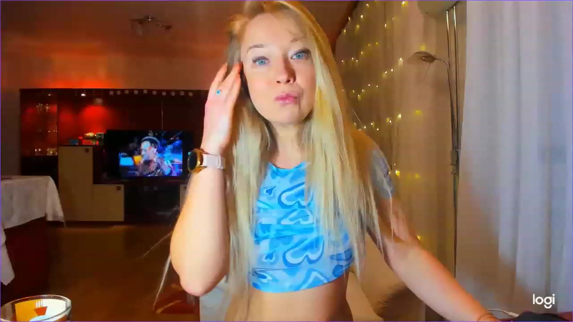 Gallery image thumbnail from LoraGlow's myfreecams stream on, 01/18/2023, 01:15 image 2 of 20